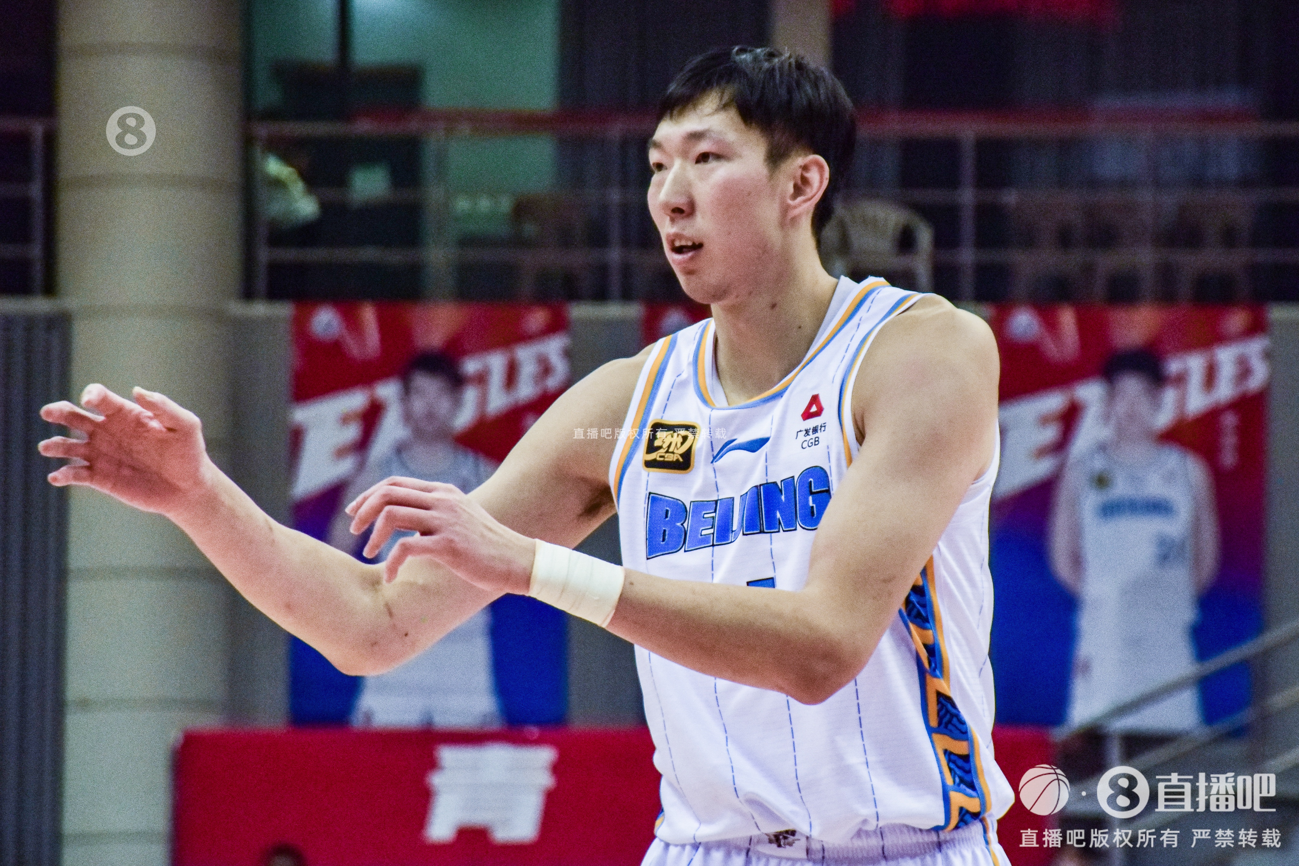  出點小汗！周琦8投6中&罰球4中4 得到16分7板2帽&正負(fù)值+10
