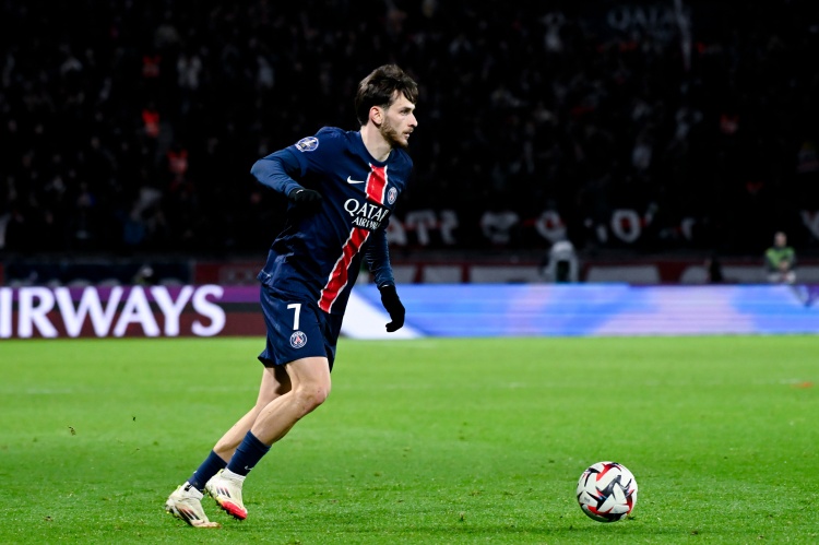  巴黎更新歐冠名單：新援K77入選，登貝萊、李剛?cè)试诹? class=