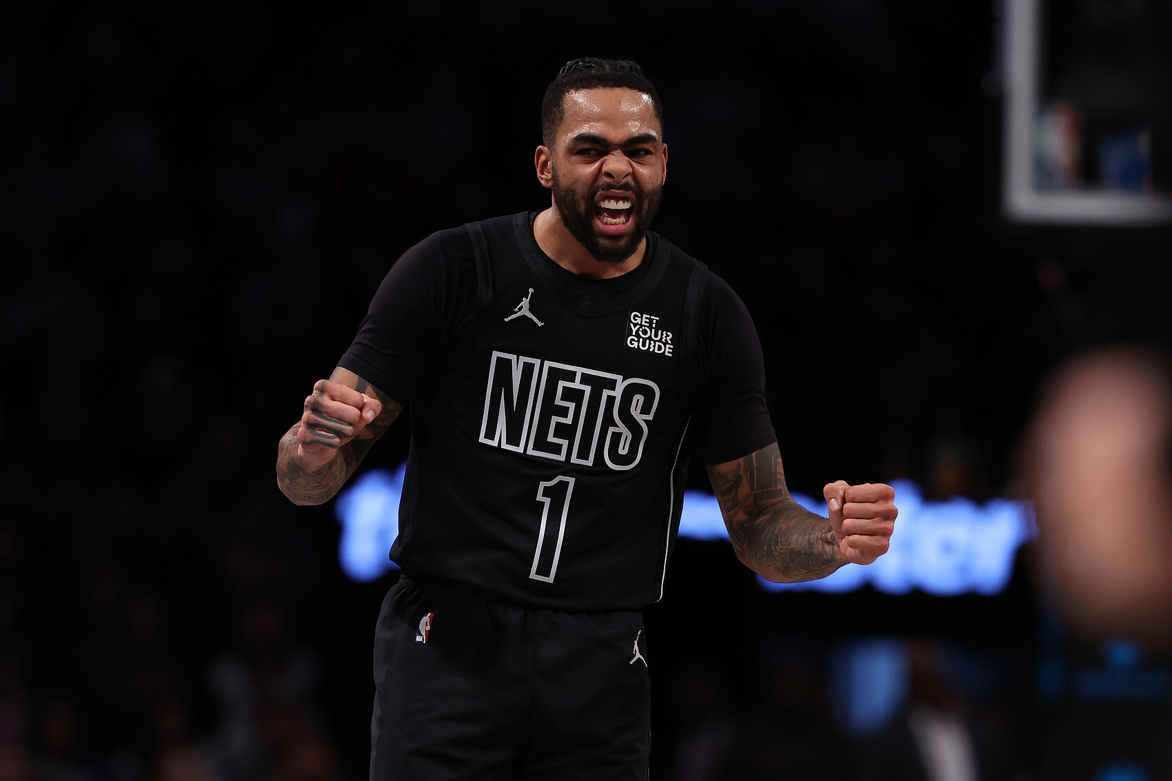  效率太低！拉塞爾22中7拿到22分6助 前8投全丟