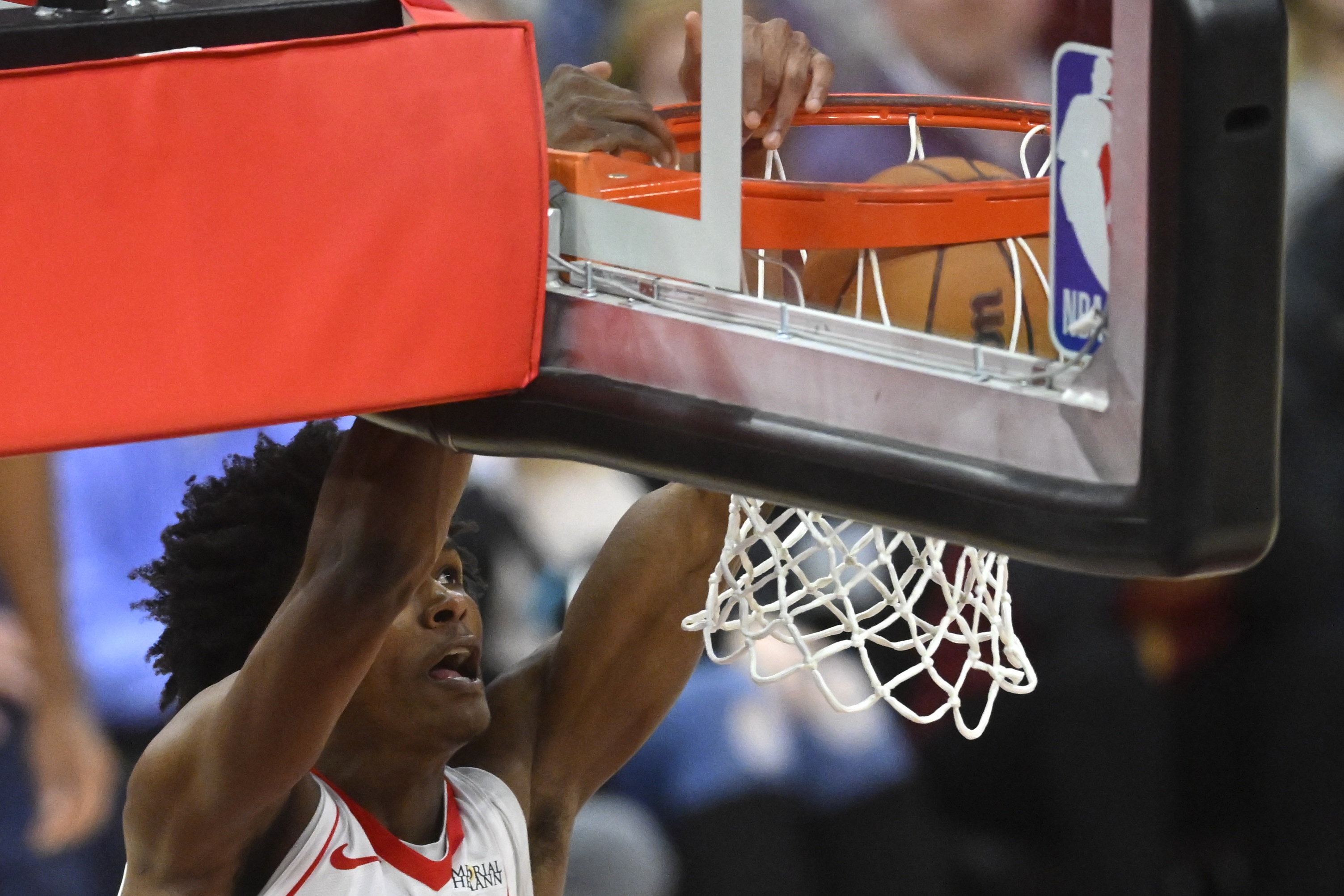  阿門成歷史在MSG砍下三雙第六年輕球員 比肩基迪魔術師077本西