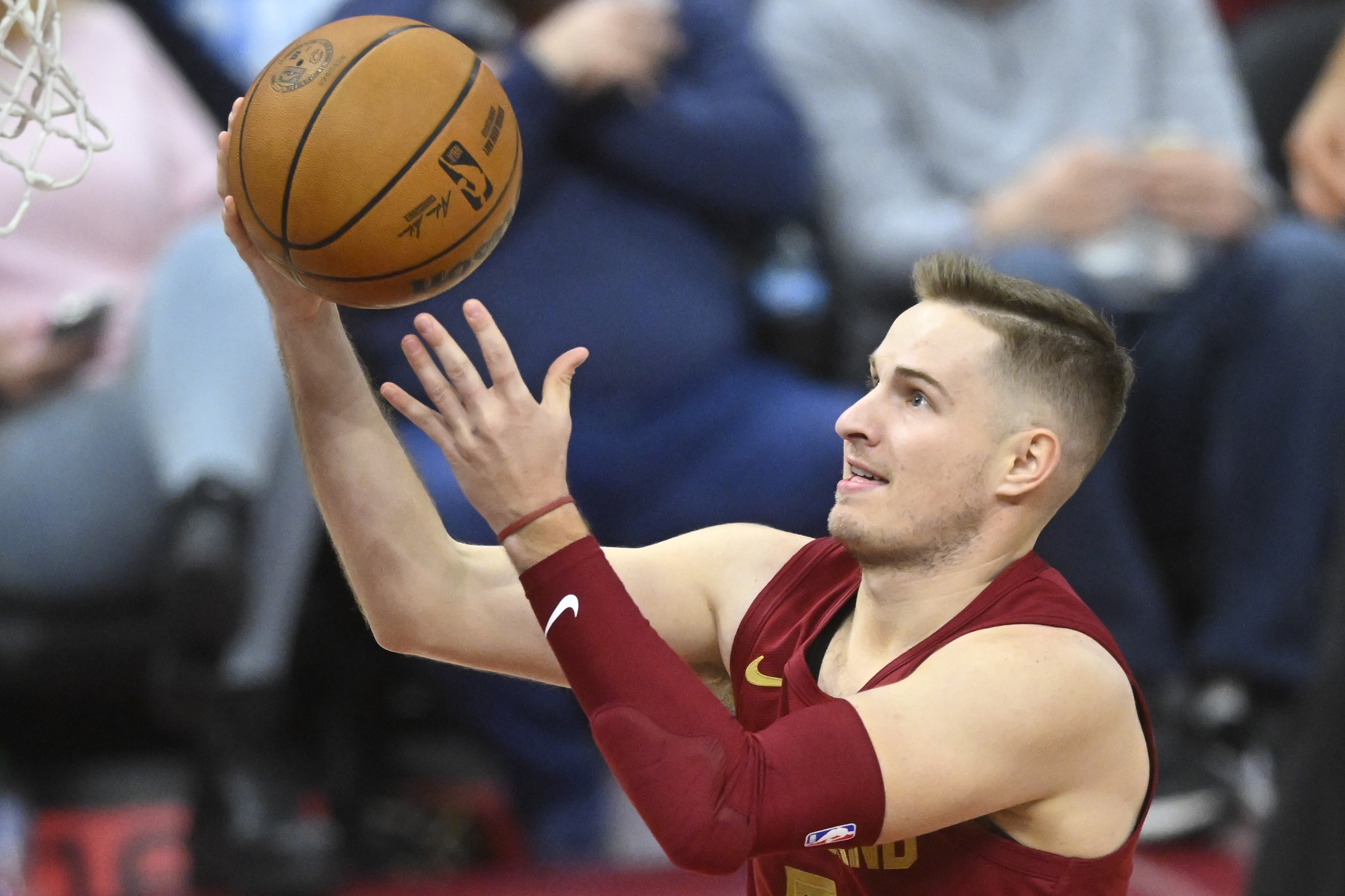  高效替補(bǔ)！梅里爾三分4中4射落12分 生涯總得分突破1000分