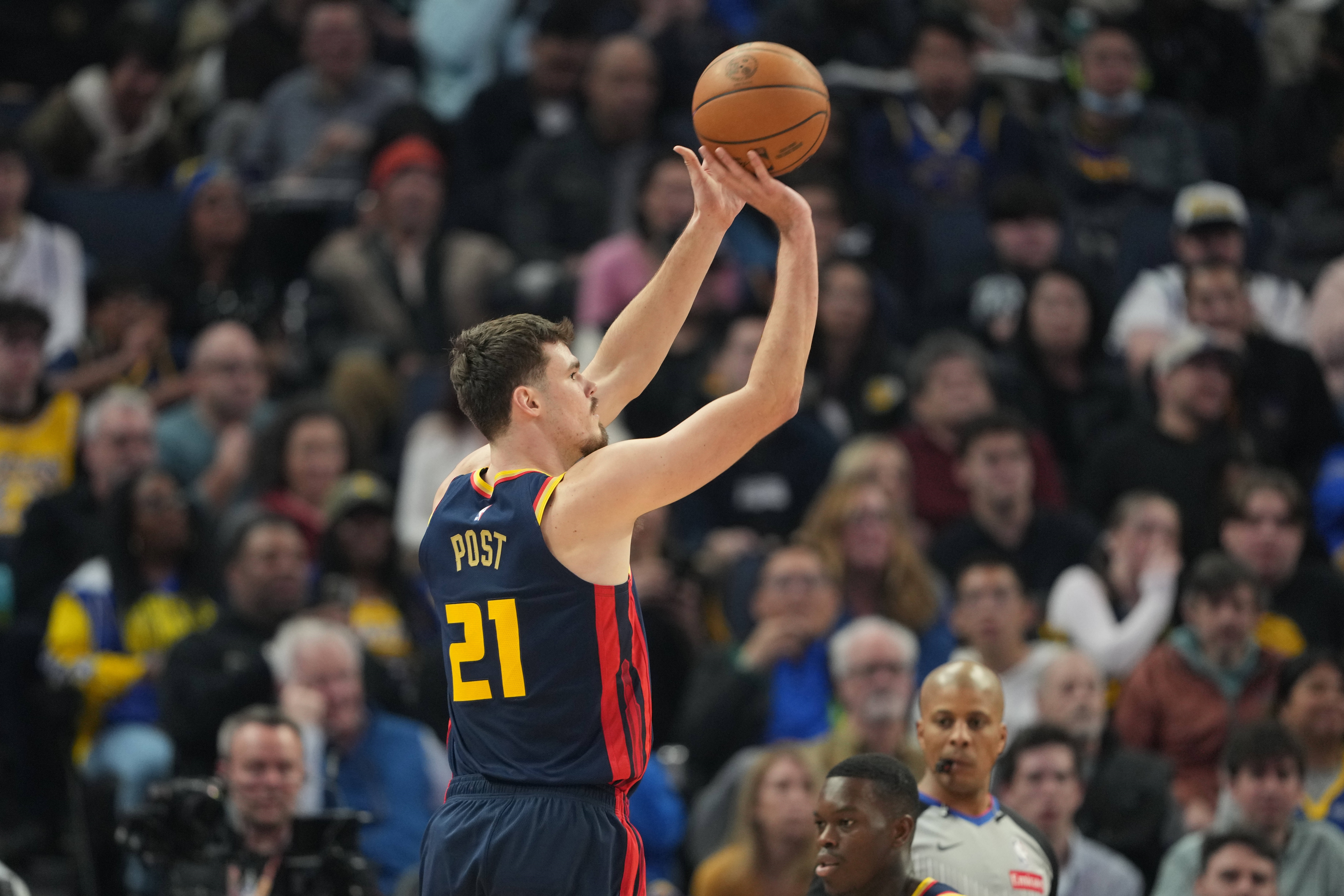  高炮臺(tái)發(fā)威！波斯特13分鐘三分3中3貢獻(xiàn)9分5板 正負(fù)值+19