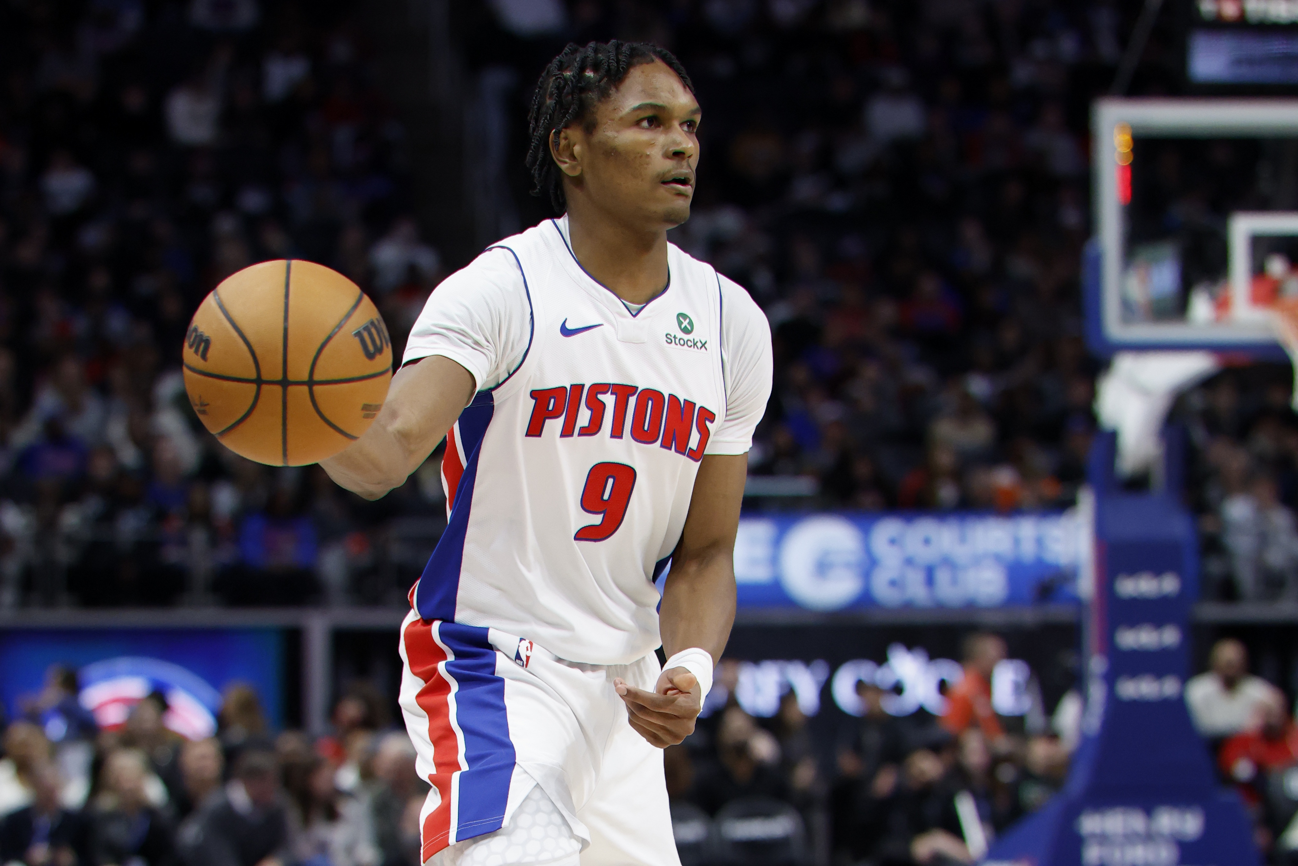  頗有哥哥的風范！奧薩爾9中7高效砍下16分8板4助2斷&拼5前場板