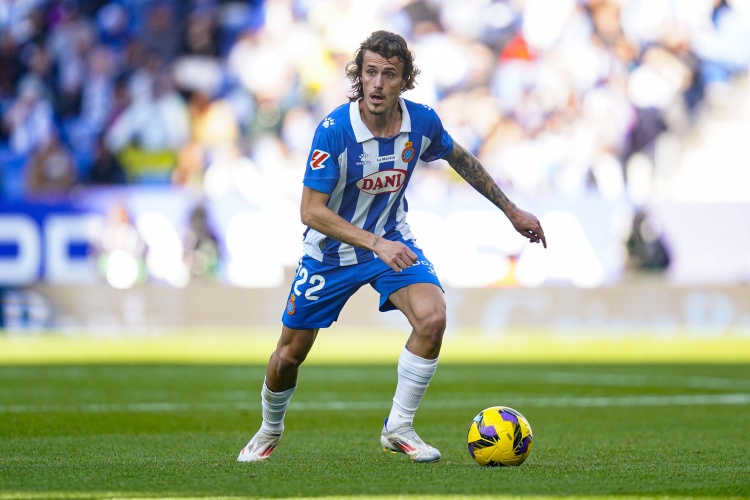  每體：裁判報告認(rèn)定羅梅羅有意爭搶皮球，因此沒有出示紅牌