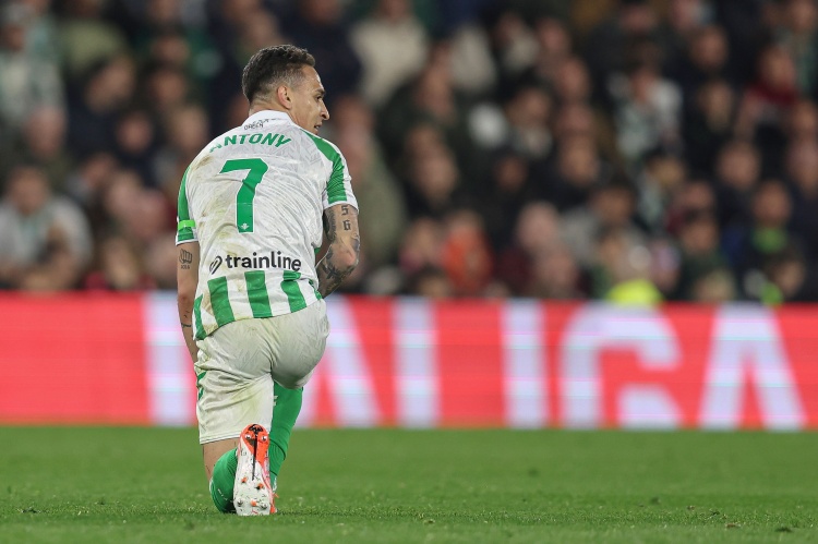  ?將戰(zhàn)皇馬！官方：安東尼紅牌上訴成功，可出戰(zhàn)下輪西甲對陣皇馬