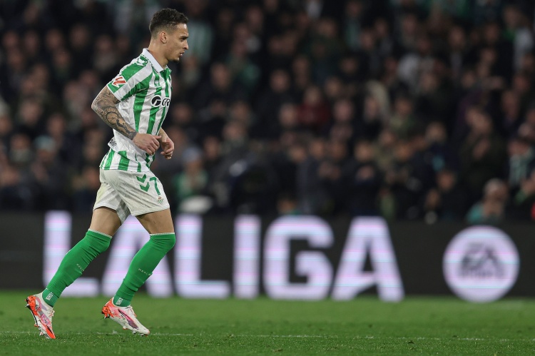  安東尼加盟貝蒂斯10場4球4助，本賽季效力曼聯(lián)14場僅打進1點球