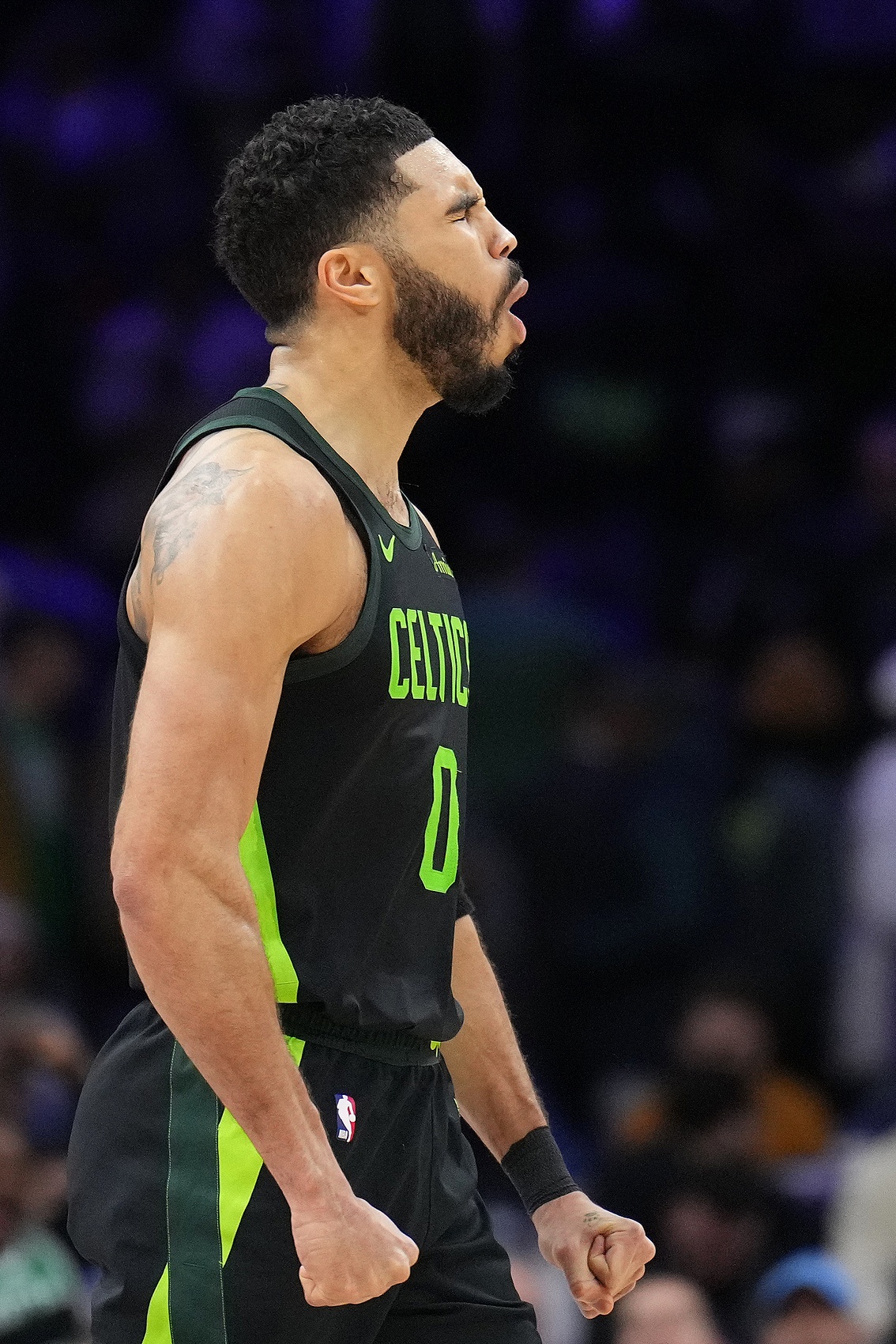  產(chǎn)效皆佳！塔圖姆26中13得40分6板4助 轟中7記三分正負值+18