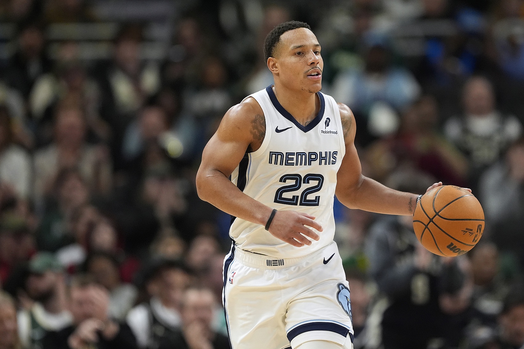  肌肉鐵匠！貝恩上半場9中1得到2分2板4助1帽 三分4中0