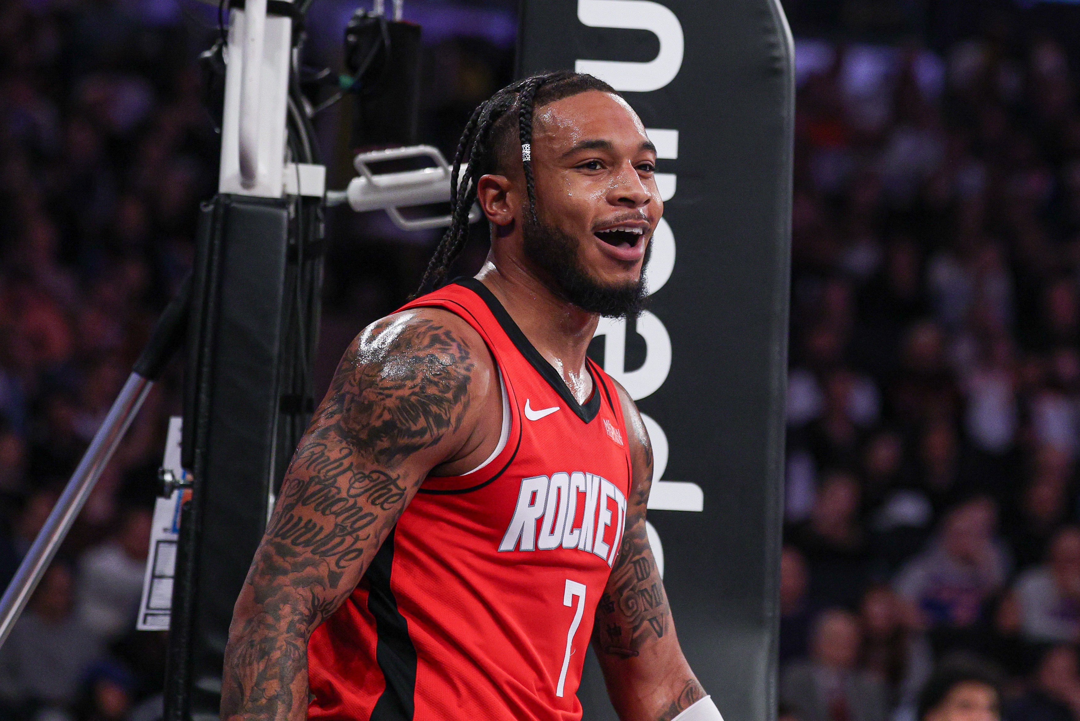  打得可以！惠特摩爾14中7拿到18分5籃板&填滿數(shù)據(jù)欄