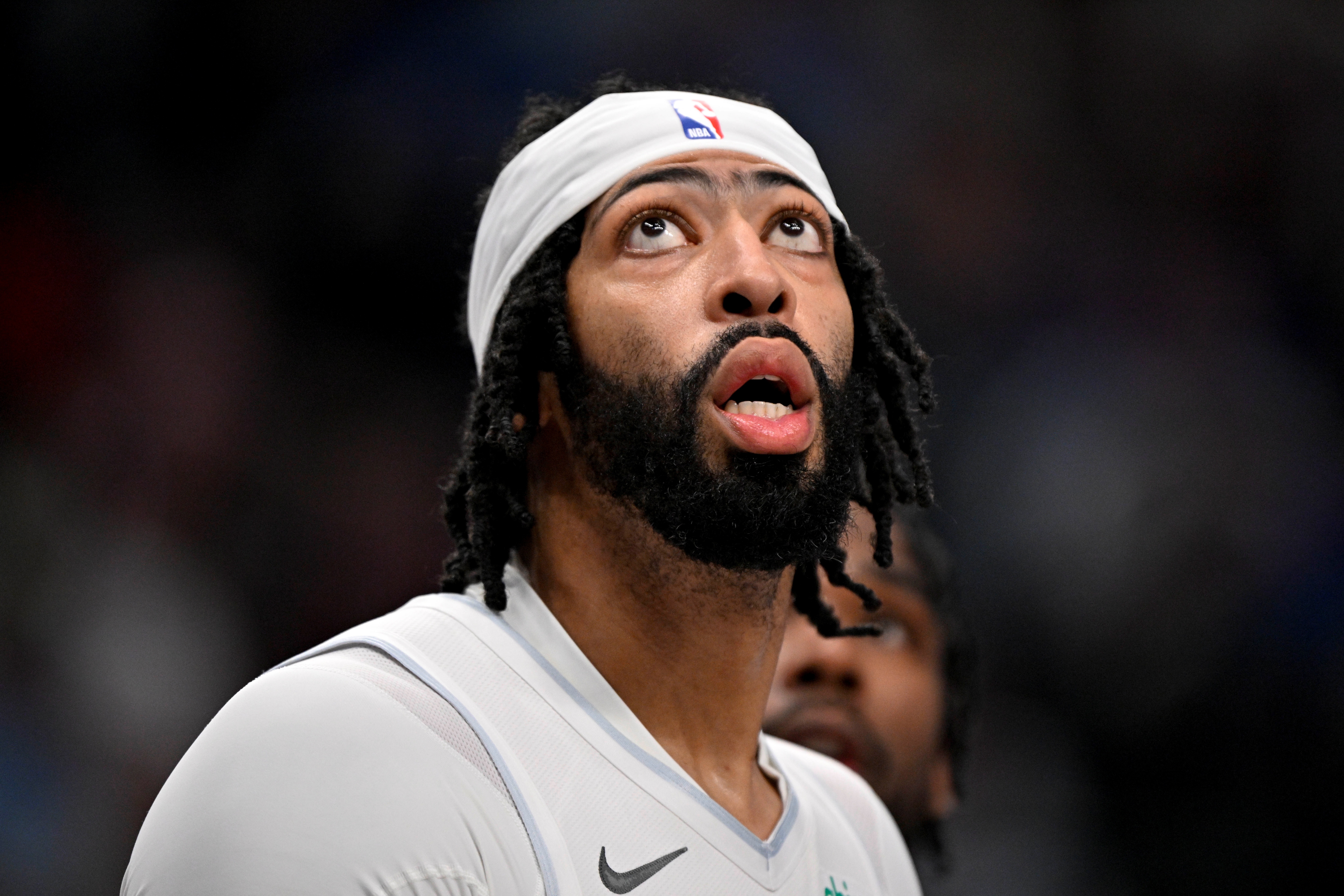  名記：明天獨行俠客戰(zhàn)籃網(wǎng) 濃眉升級為小概率出戰(zhàn)比賽