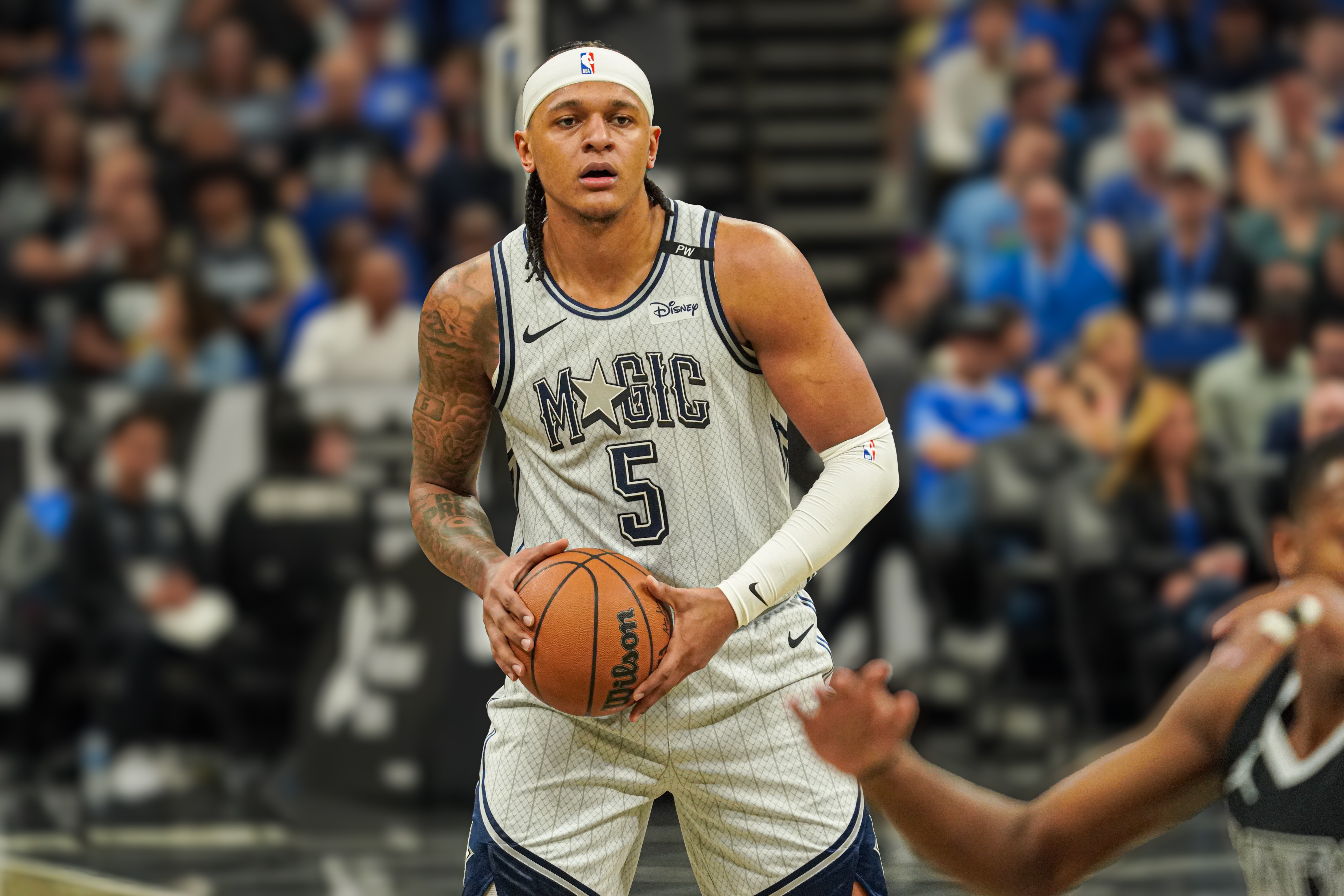  風(fēng)云突變！班凱羅上半場(chǎng)6中0得2分 第三節(jié)8中4砍15分&罰球7中6