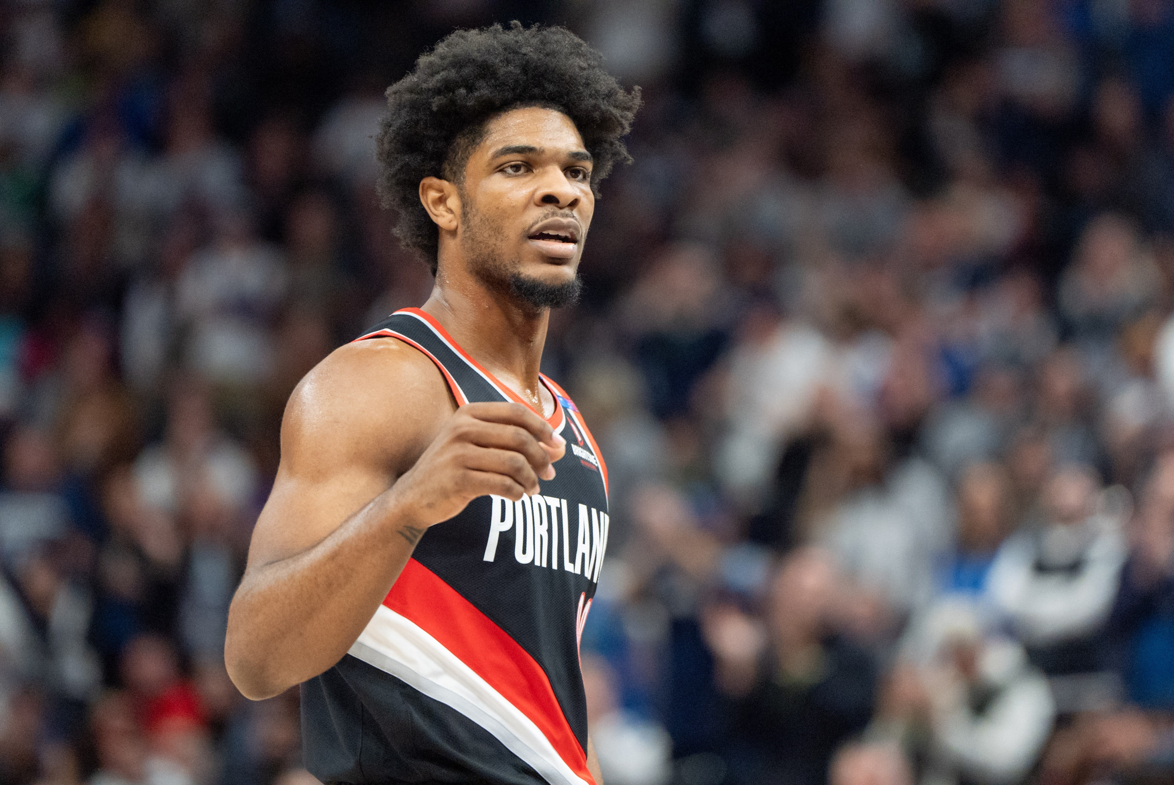  打得不錯(cuò)！亨德森替補(bǔ)出戰(zhàn) 16投10中&三分4中4砍下30分3板2助