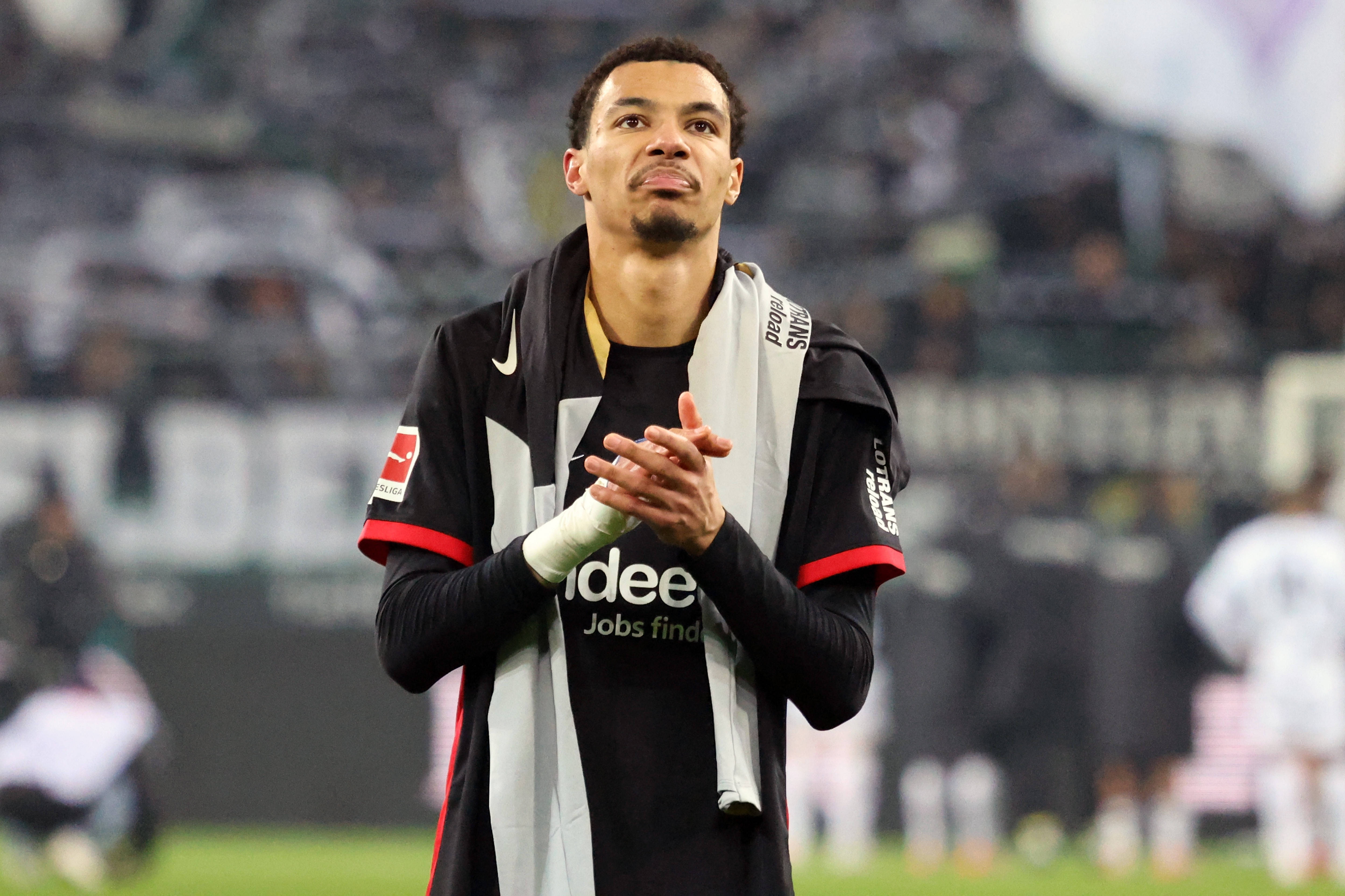  夏窗補(bǔ)強(qiáng)鋒線！記者：曼聯(lián)正在關(guān)注?；倏撕偷吕? class=