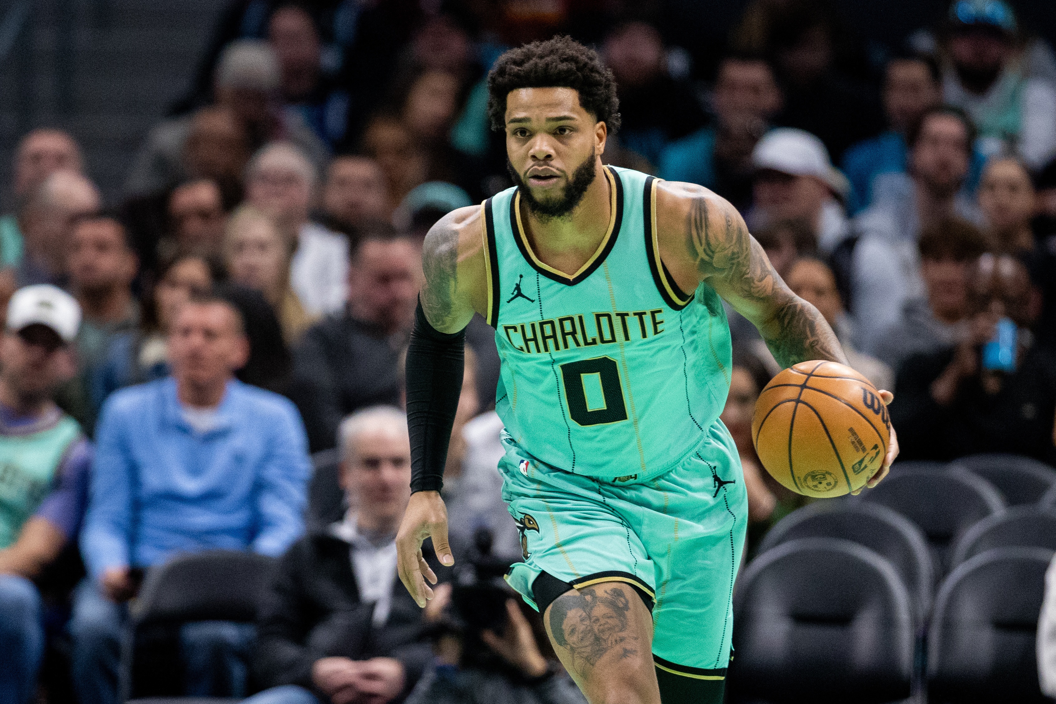  外線很鐵！邁爾斯-布里奇斯20中9&三分8中1 拿到23分9板5助