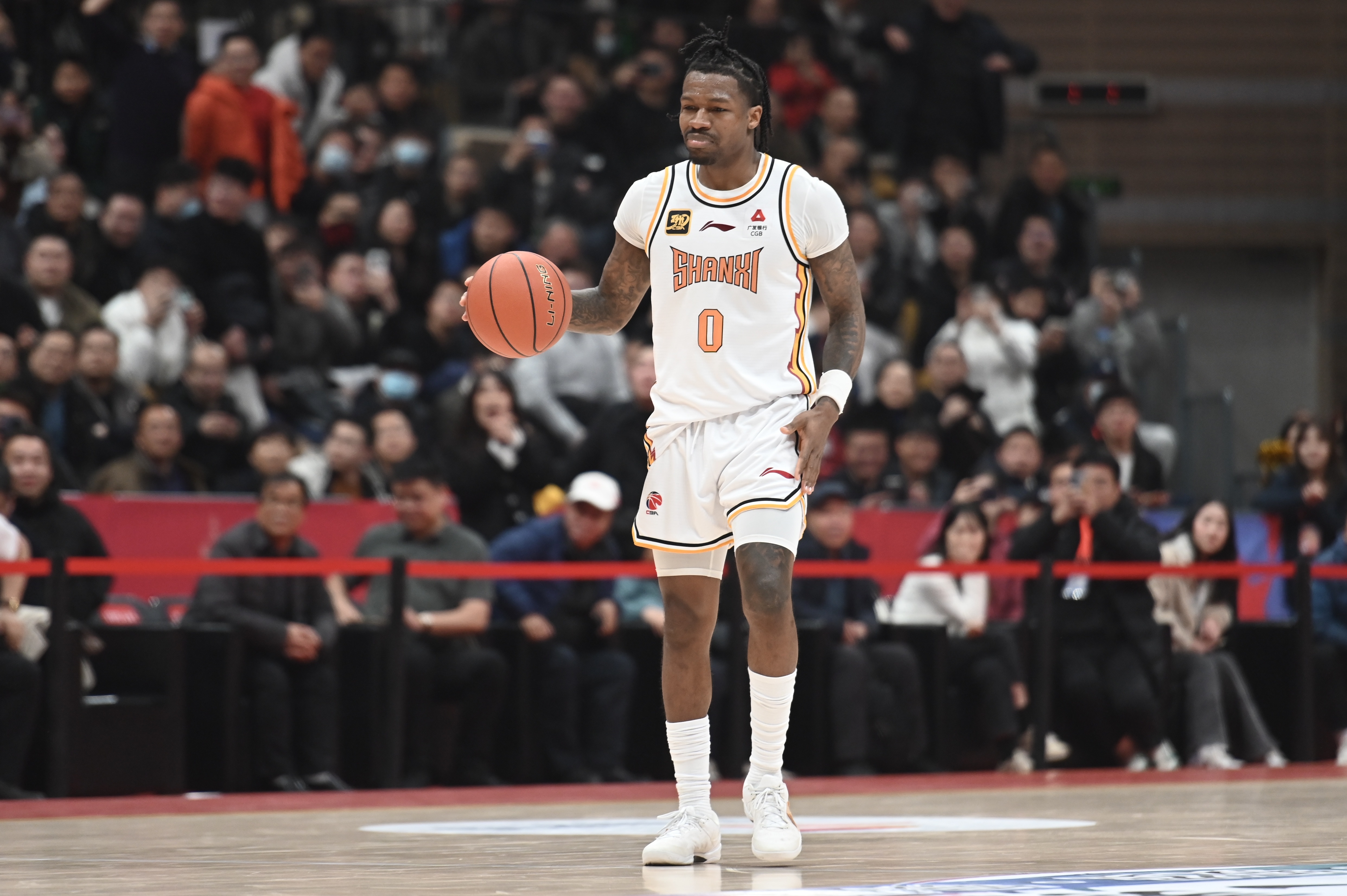  狀態(tài)炸裂！布蘭登-古德溫半場(chǎng)15中10高效砍下26分3板7助2斷