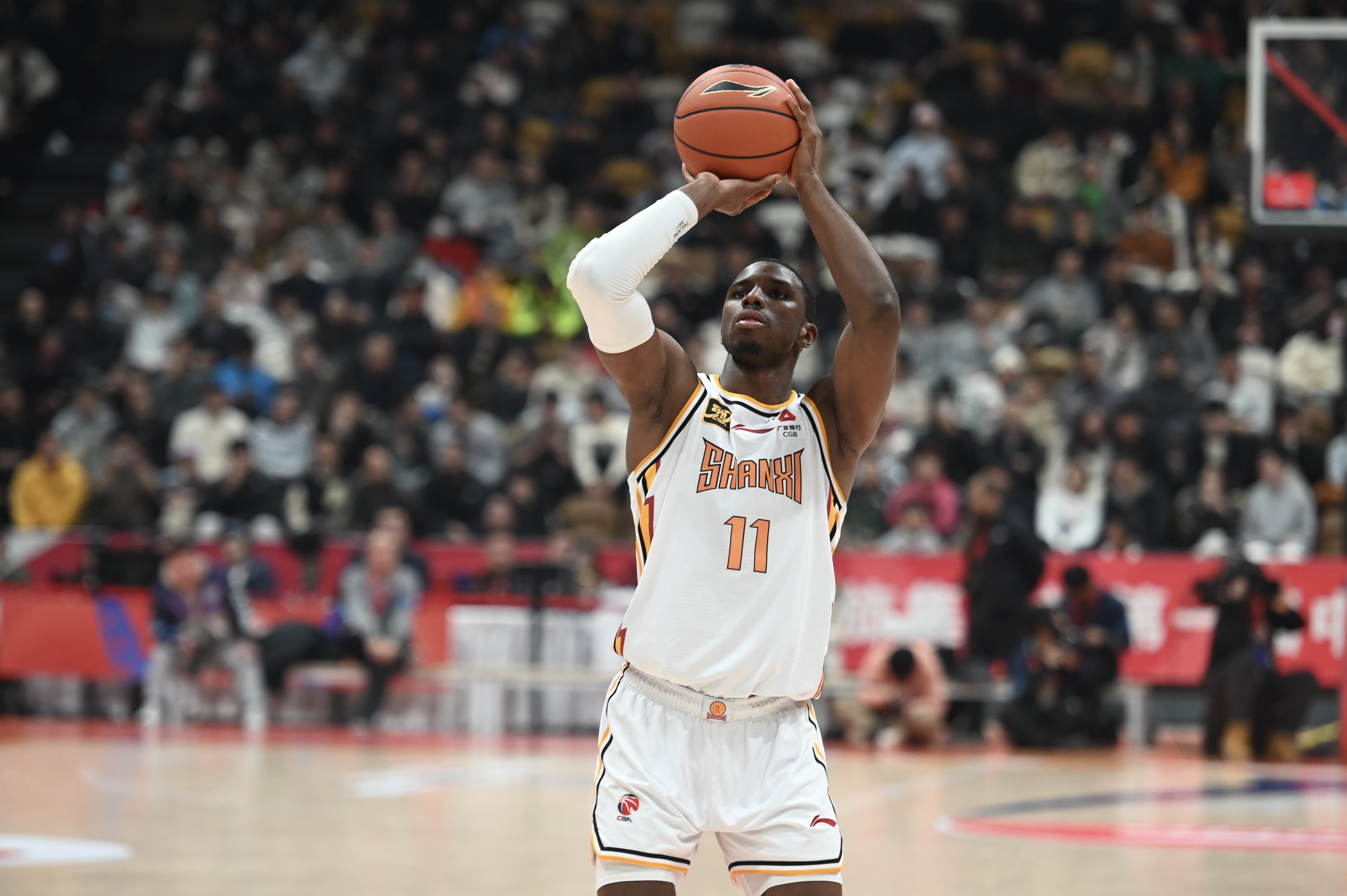  炸裂輸出！迪亞洛16中9砍半場最高25分外加6板 次節(jié)獨得19分