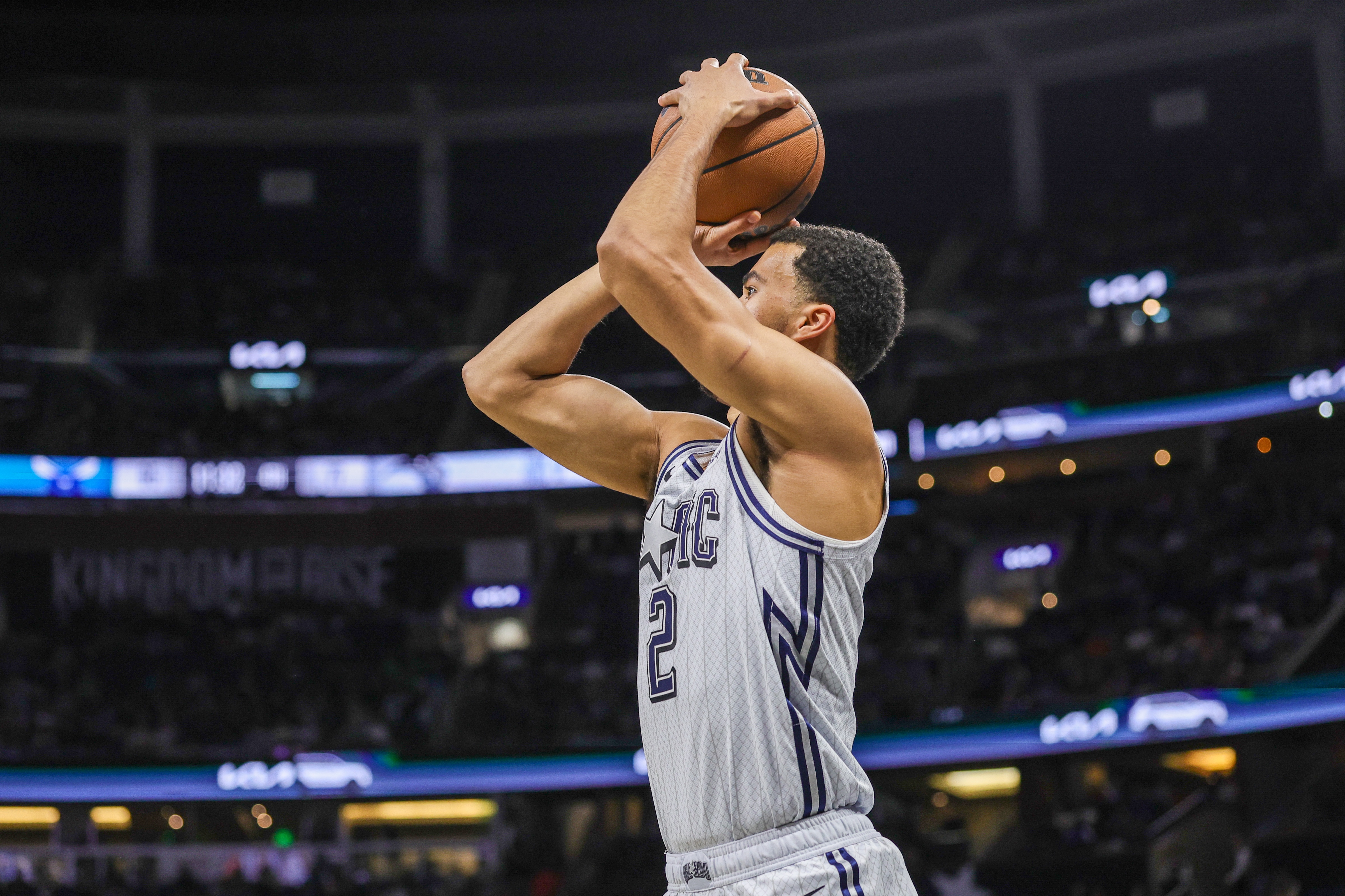  休斯坦三分8中6！魔術主帥：他充滿決心 始終專注如一