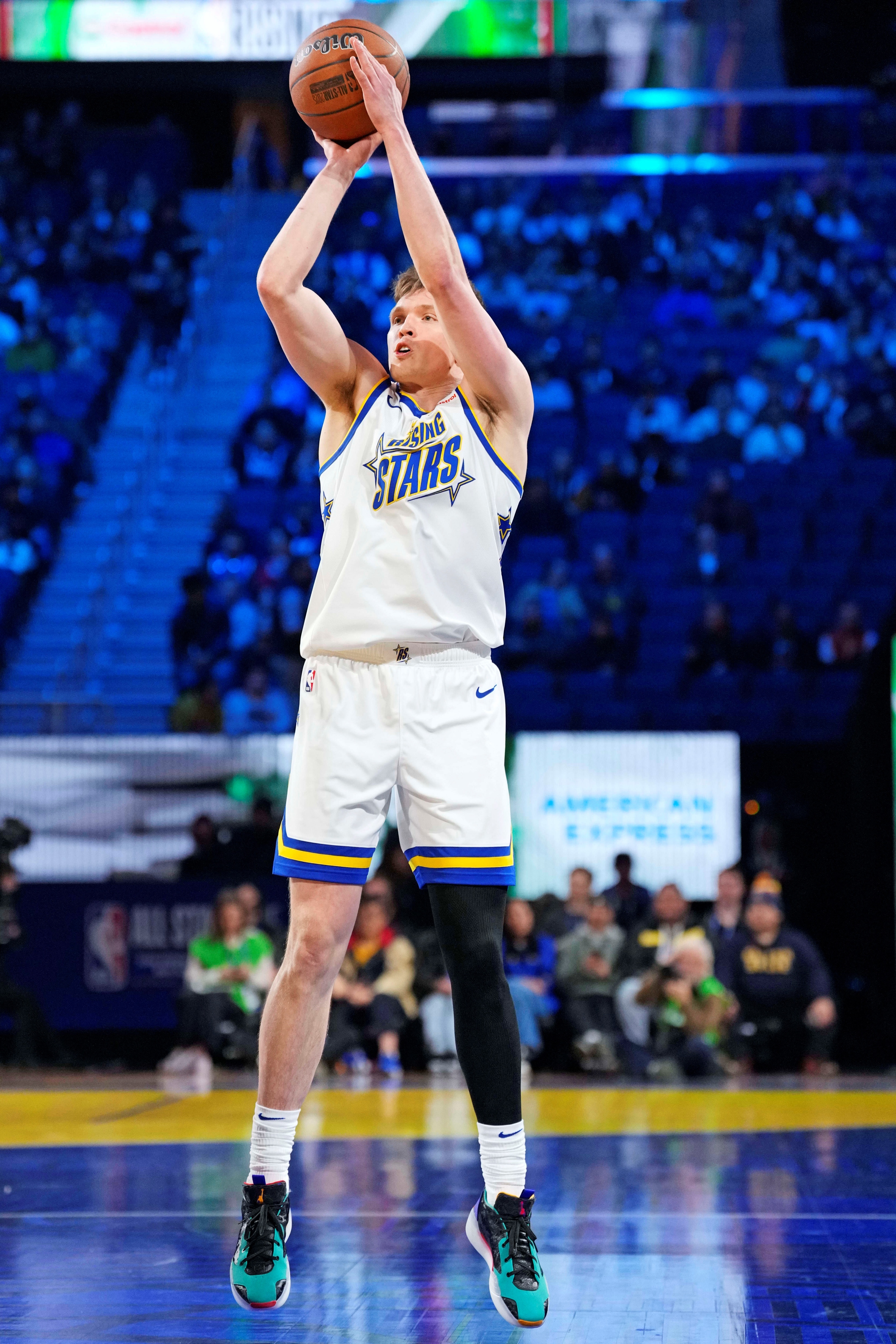  連拿五分拉開分差！克內(nèi)克特5中2拿到5分2板1斷 正負值+11