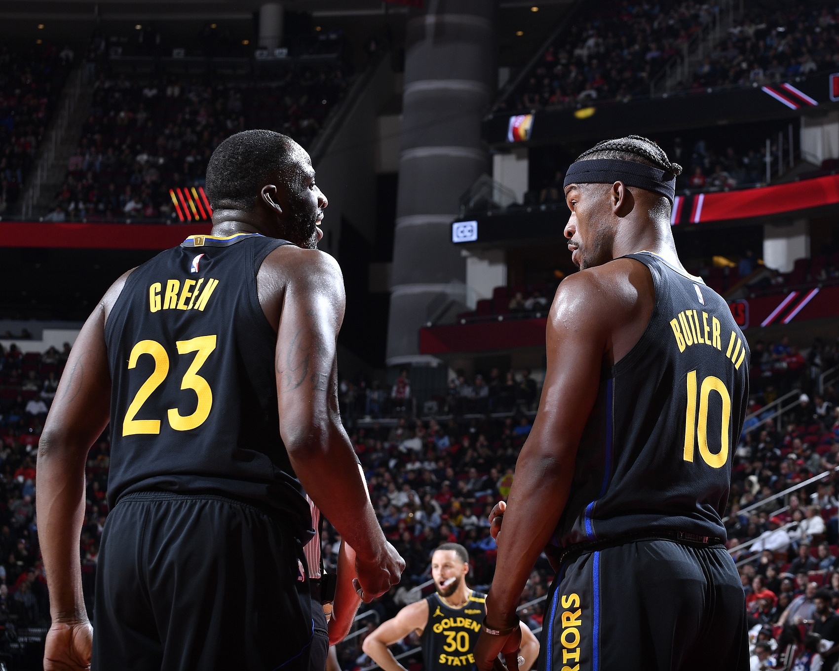  又玩小陣容！勇士首發(fā)：庫里、波杰姆、巴特勒、穆迪、追夢