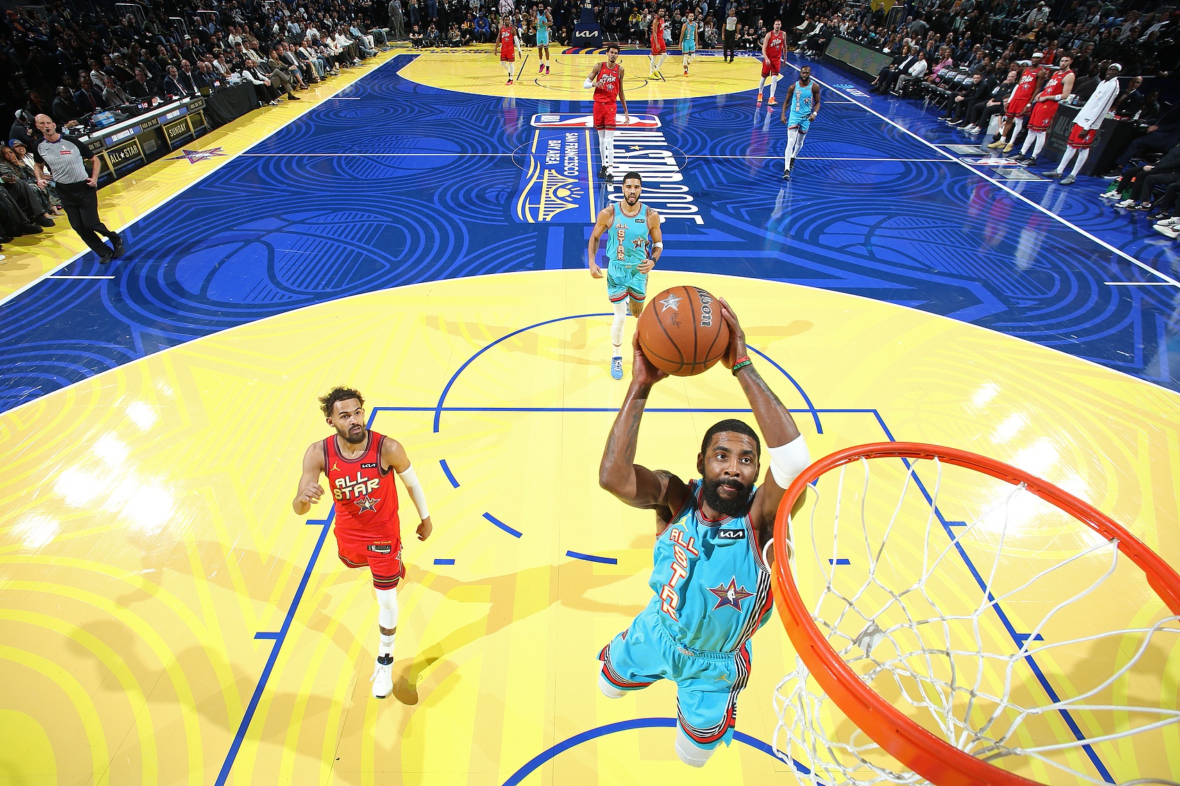  挺有節(jié)目的！歐文秀帥氣自拋?zhàn)钥?替補(bǔ)8分鐘拿到7分3板2助2斷