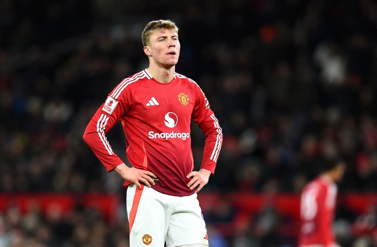  霍伊倫穿9號(hào)侮辱了曼聯(lián)的歷史？記者駁斥：人們太在意球員的號(hào)碼