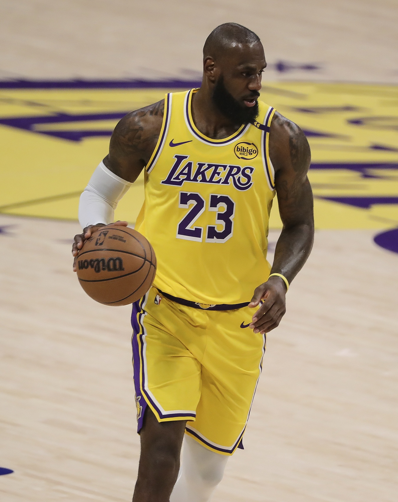  砍40分8板4助2斷！后天打掘金！詹姆斯：我下一場會打得更好