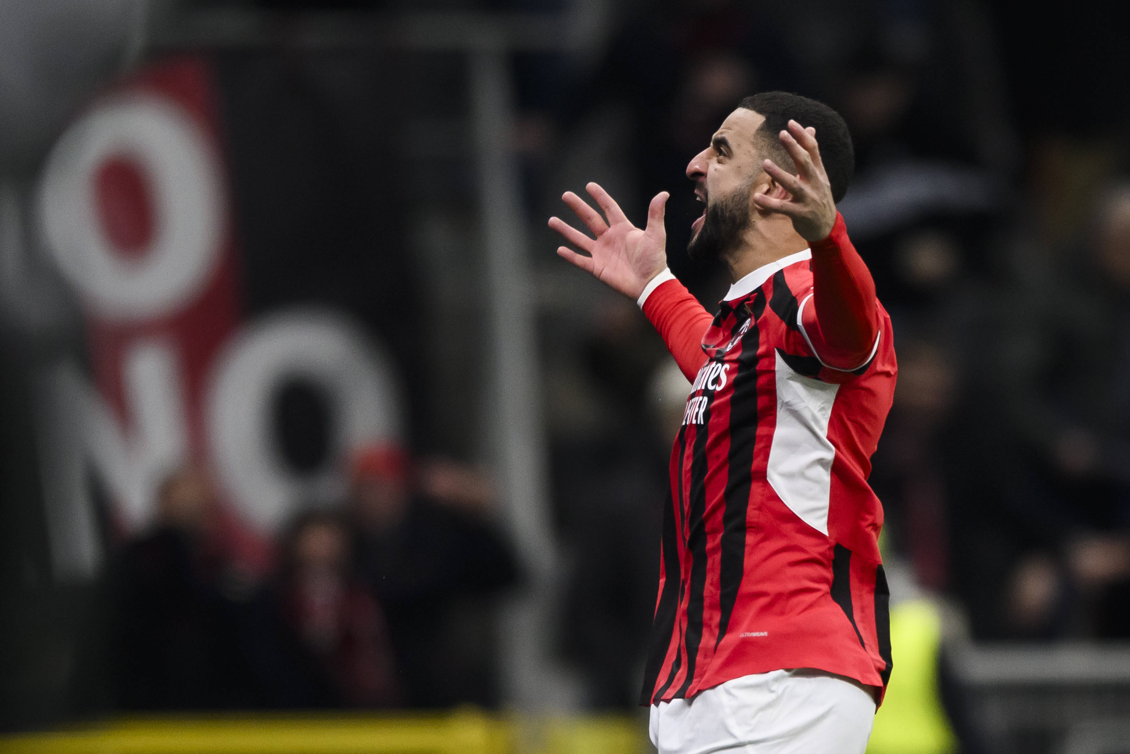  表現(xiàn)穩(wěn)定！米體：米蘭已決定500萬(wàn)歐買(mǎi)斷曼城34歲右后衛(wèi)沃克