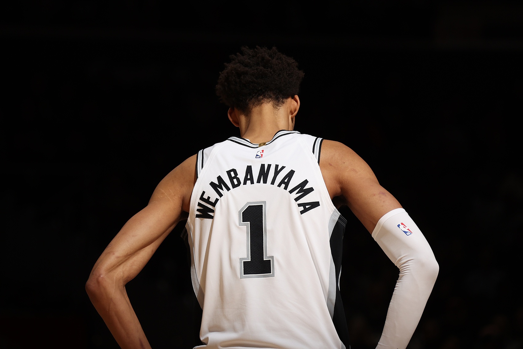  文班亞馬賽季報銷影響幾何？馬刺爭奪季后賽無望 DPOY懸念再起