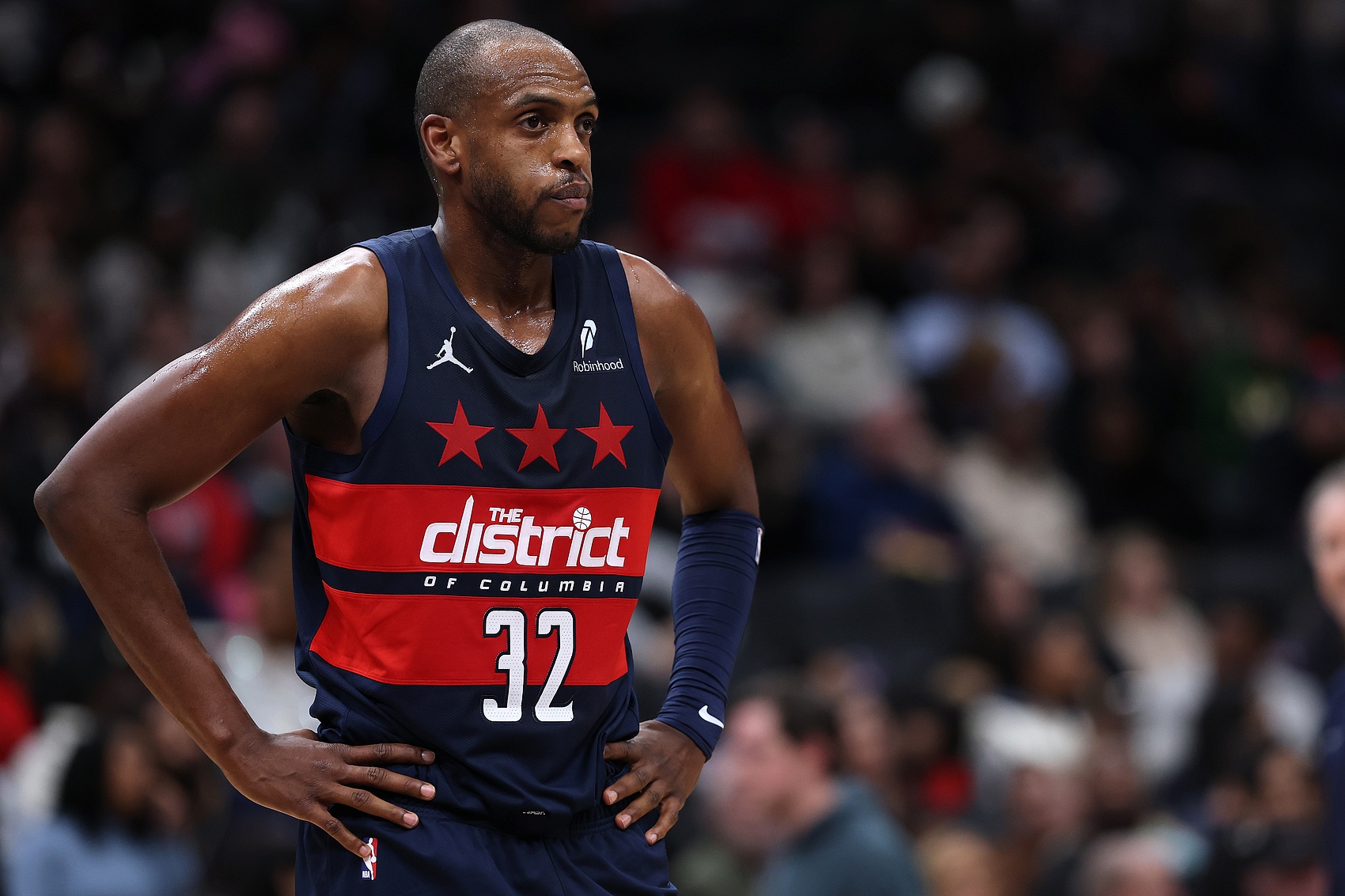  皆首秀！米德?tīng)栴D受重用10中4得12分5板 斯瑪特3中2得5分2斷