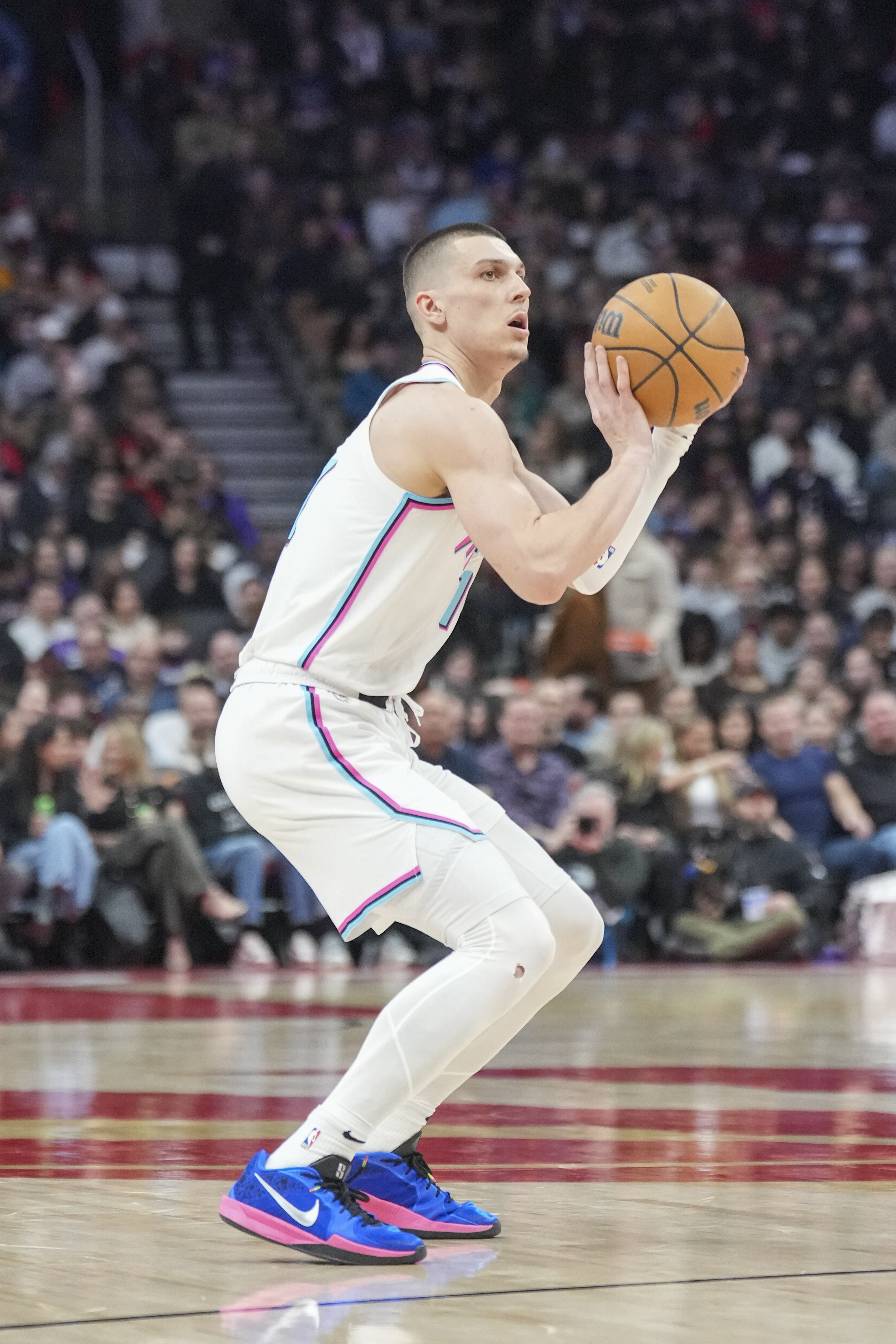  無力！熱火半場(chǎng)三分球23投僅3中 命中的3記全部來自于新援維金斯