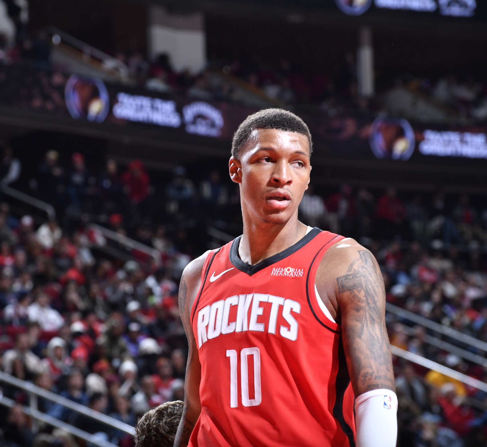  填滿數(shù)據(jù)欄！小賈巴里-史密斯6中4拿到13分3板2助2斷2帽