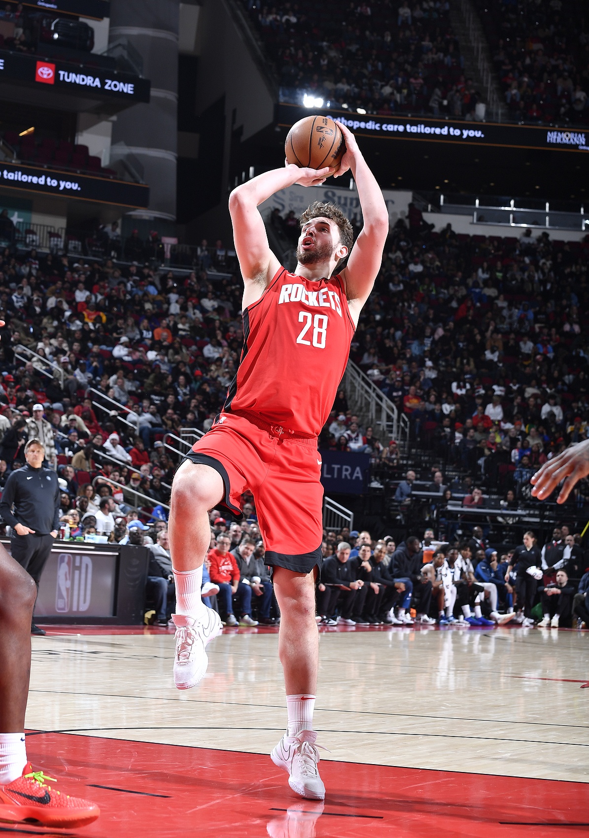  常規(guī)兩雙！申京16中7得16分15板4助 前場板有8個超獨行俠全隊