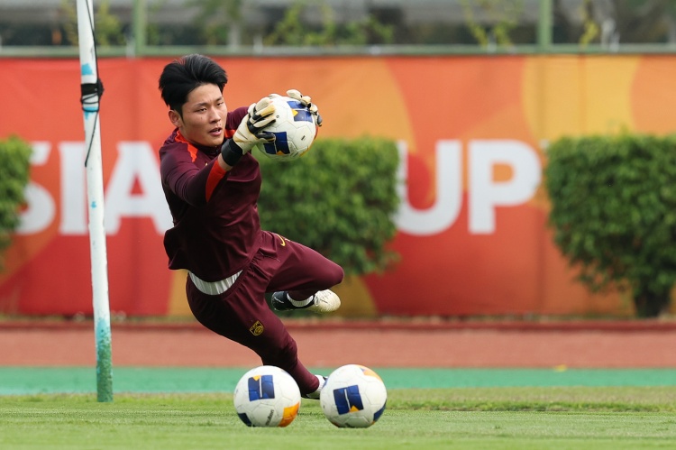  媒體人評國青門將：技術(shù)全面心理穩(wěn)定，最重要的是腳踢球技術(shù)好