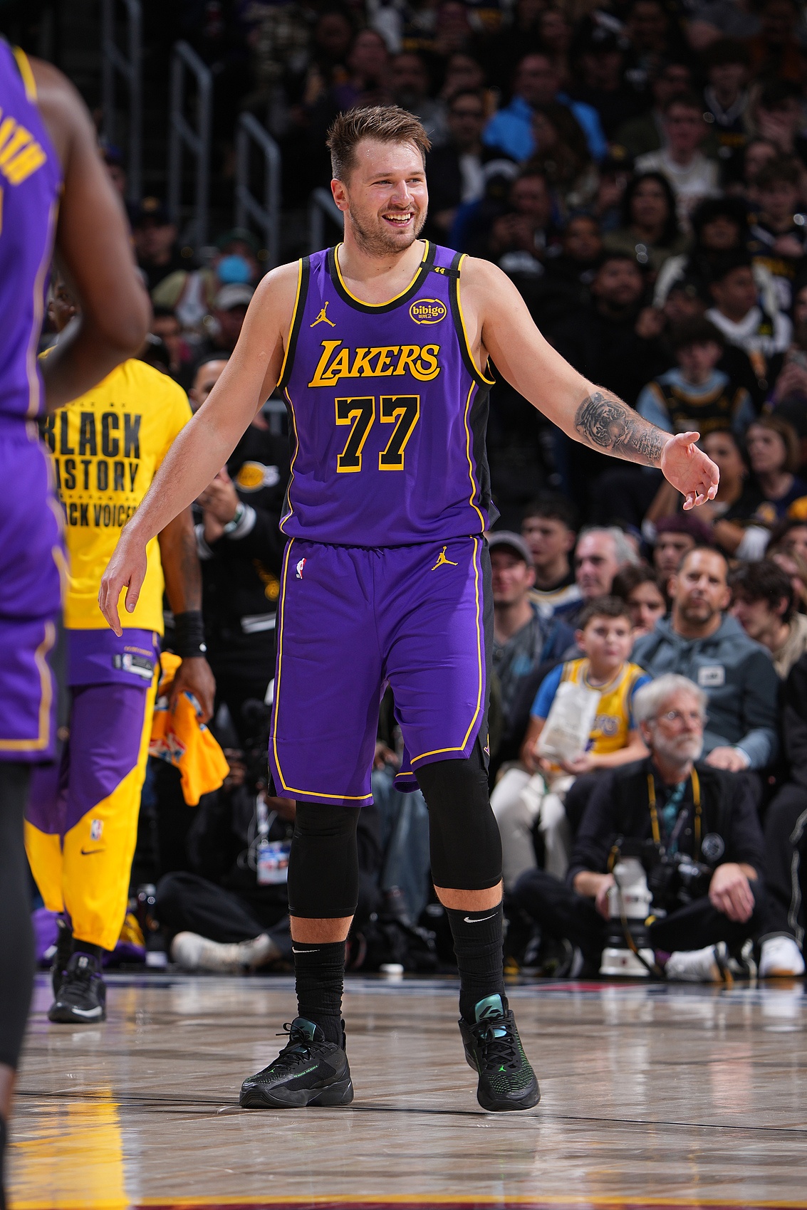  時隔49年！東契奇砍至少15分15板10助2斷2帽 隊史賈巴爾后首人