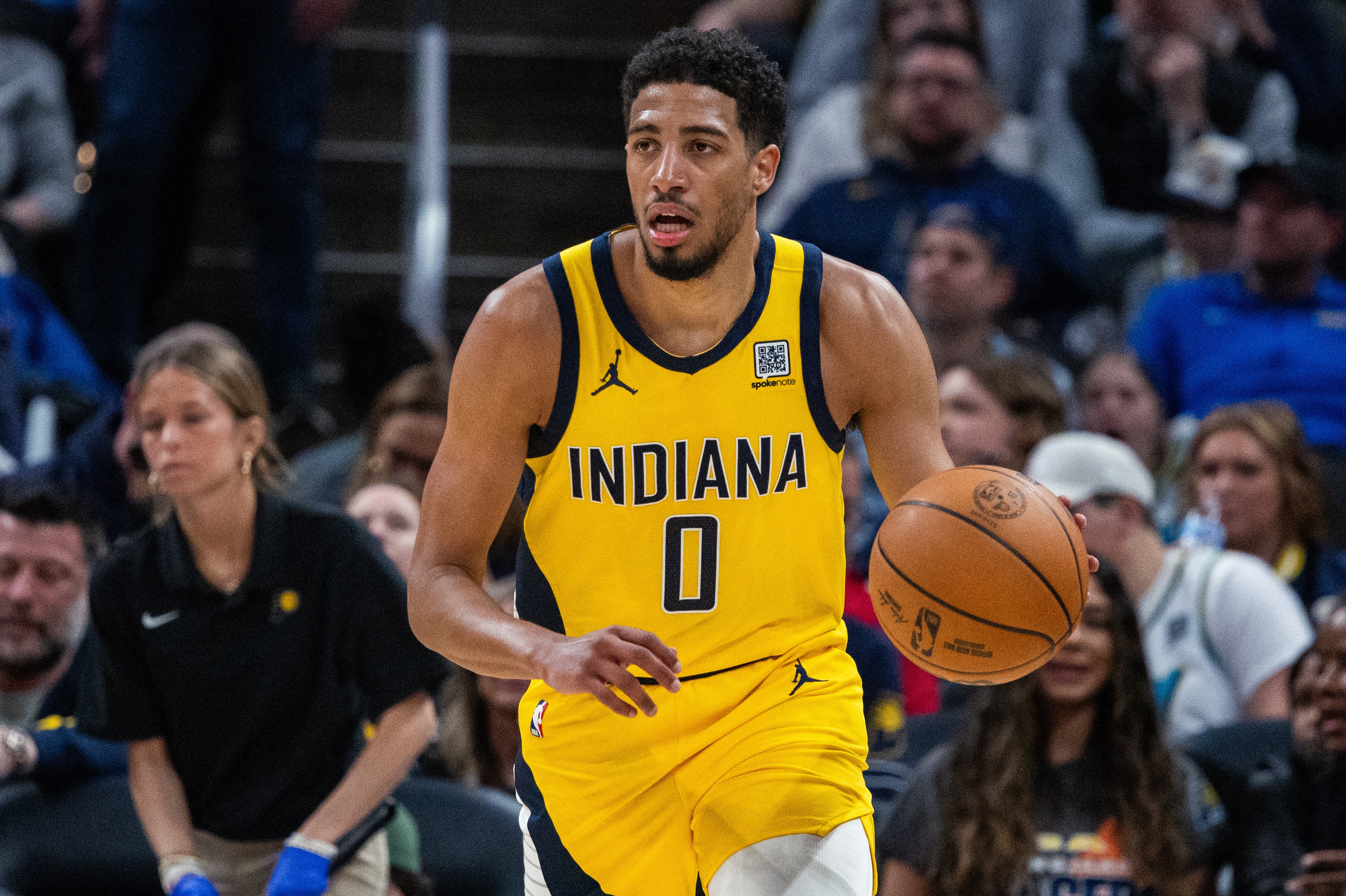  出手少助攻多！哈利伯頓上半場3中2得到6分8助2斷1帽