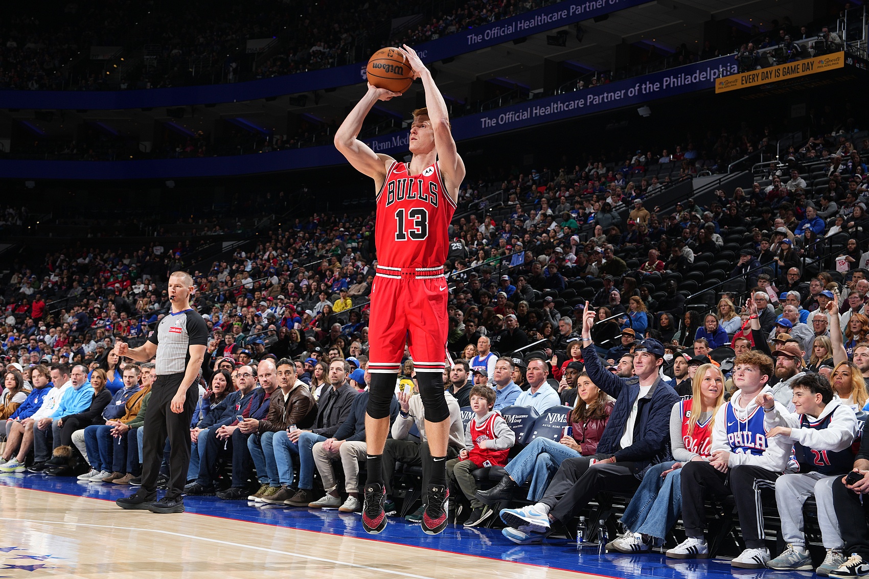  如有神助！許爾特三節(jié)打完射落7記三分砍23分 正負(fù)值高達(dá)+39