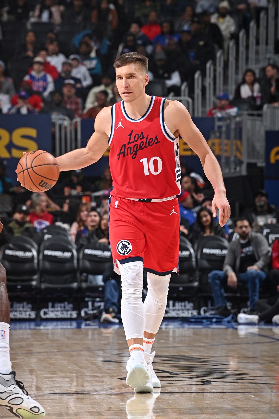  這才是熟悉的你！博格丹上半場6中4得到10分1板1助 三分2中2