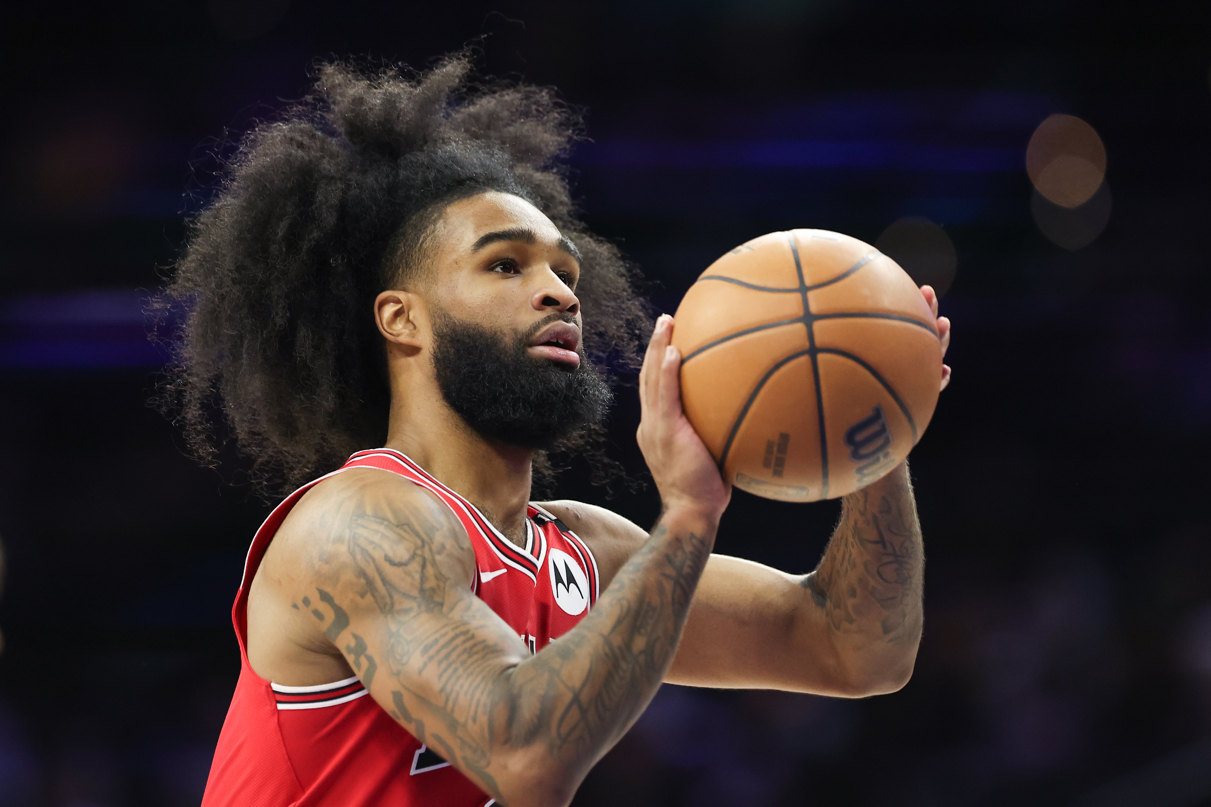  打得很努力！科比-懷特16中8&三分4中2拿到25分11板 正負(fù)值+9