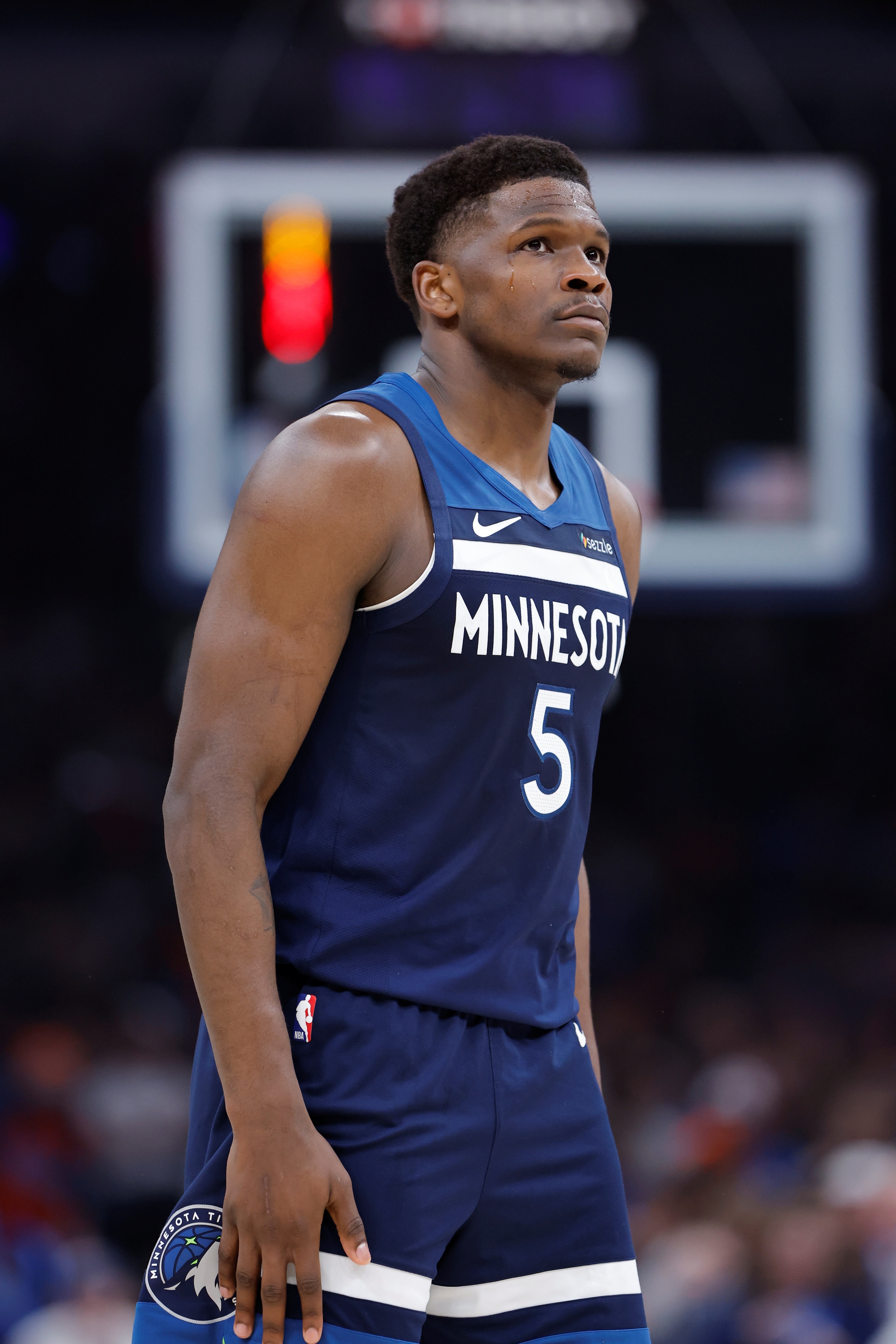  媒體人：愛德華茲今天出手選擇簡直糟糕 教練問題真的不小