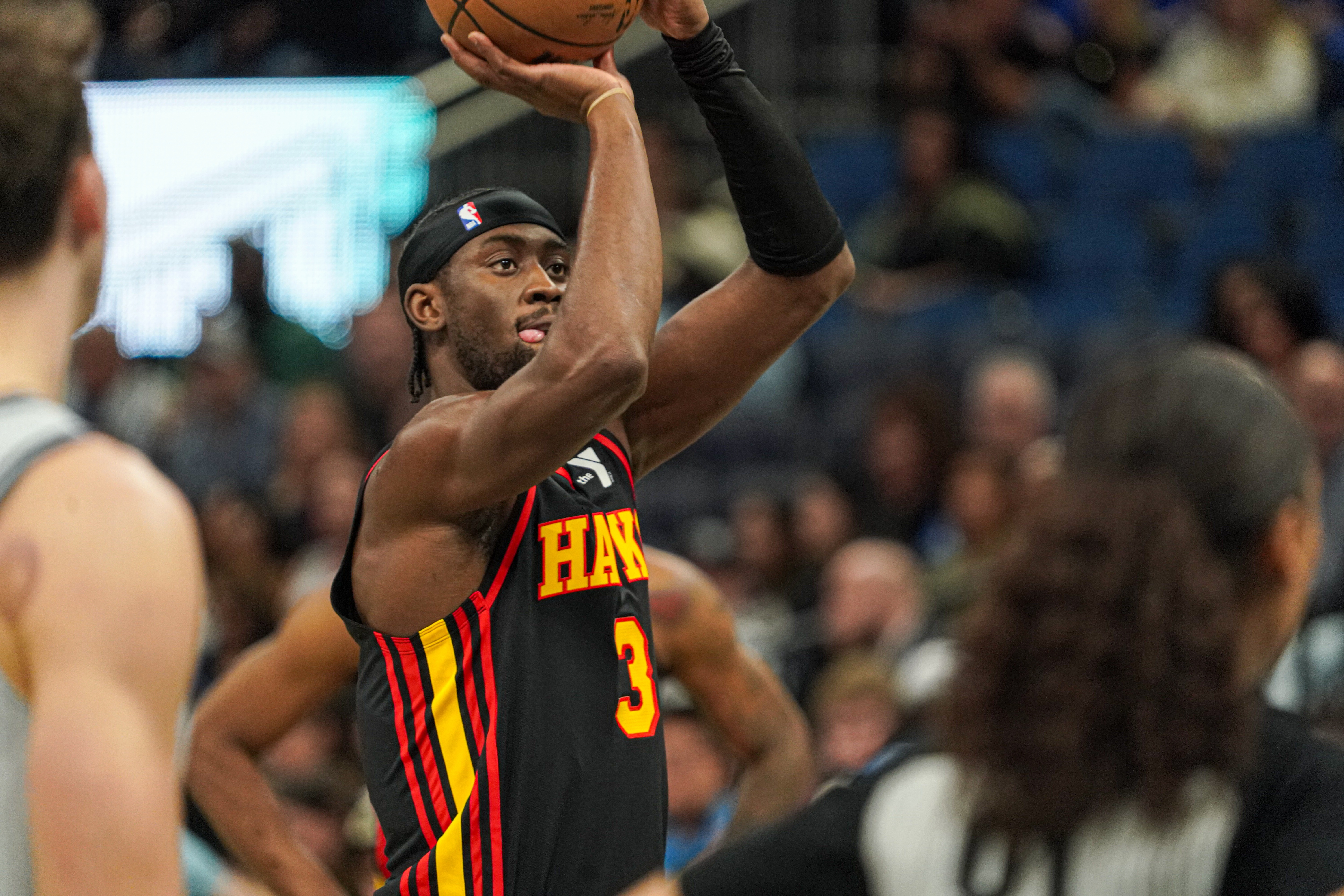  牛X！勒韋爾19中11砍25分3板5助3斷1帽 末節(jié)爆砍16分&獻(xiàn)讀秒絕殺