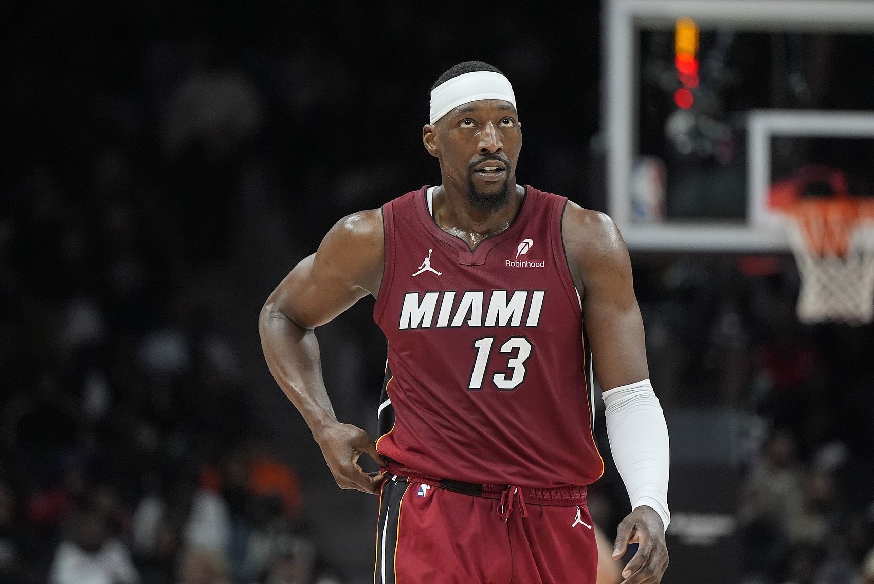  存在感不強！阿德巴約10中4&三分3中1拿到11分 先發(fā)正負值最低