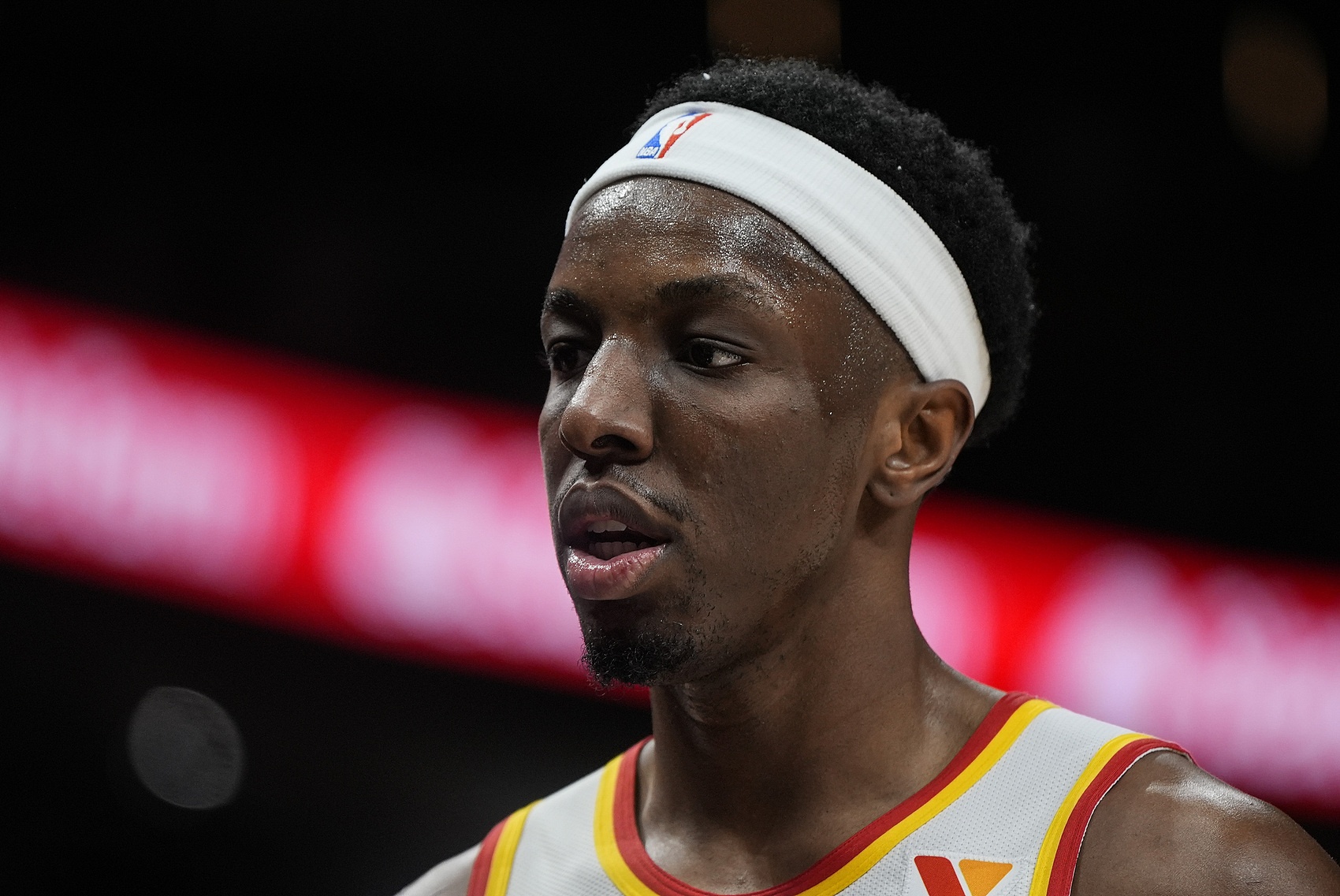  殺瘋了！奧孔武制霸攻防 半場11中8砍下18分6板5助1帽 正負(fù)值+10