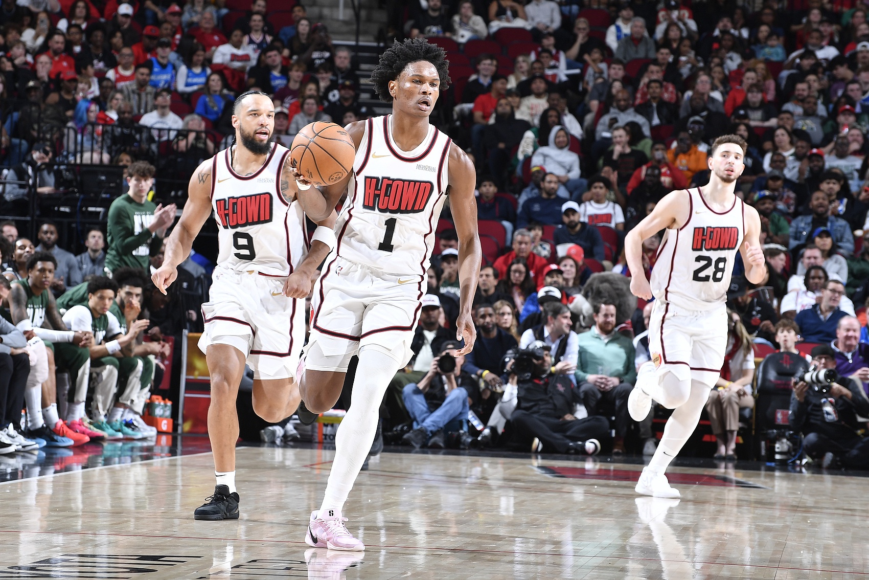  火箭首發(fā)：阿門、杰倫-格林、狄龍、小賈巴里、申京