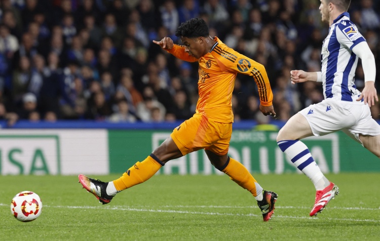  恩德里克：貝林厄姆拿球時(shí)我看到開闊的空間，我知道我要去跑位