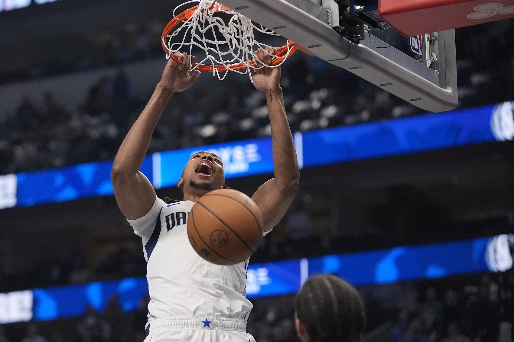  已經盡力！“中鋒救火員”摩西-布朗9投8中攬18分9板