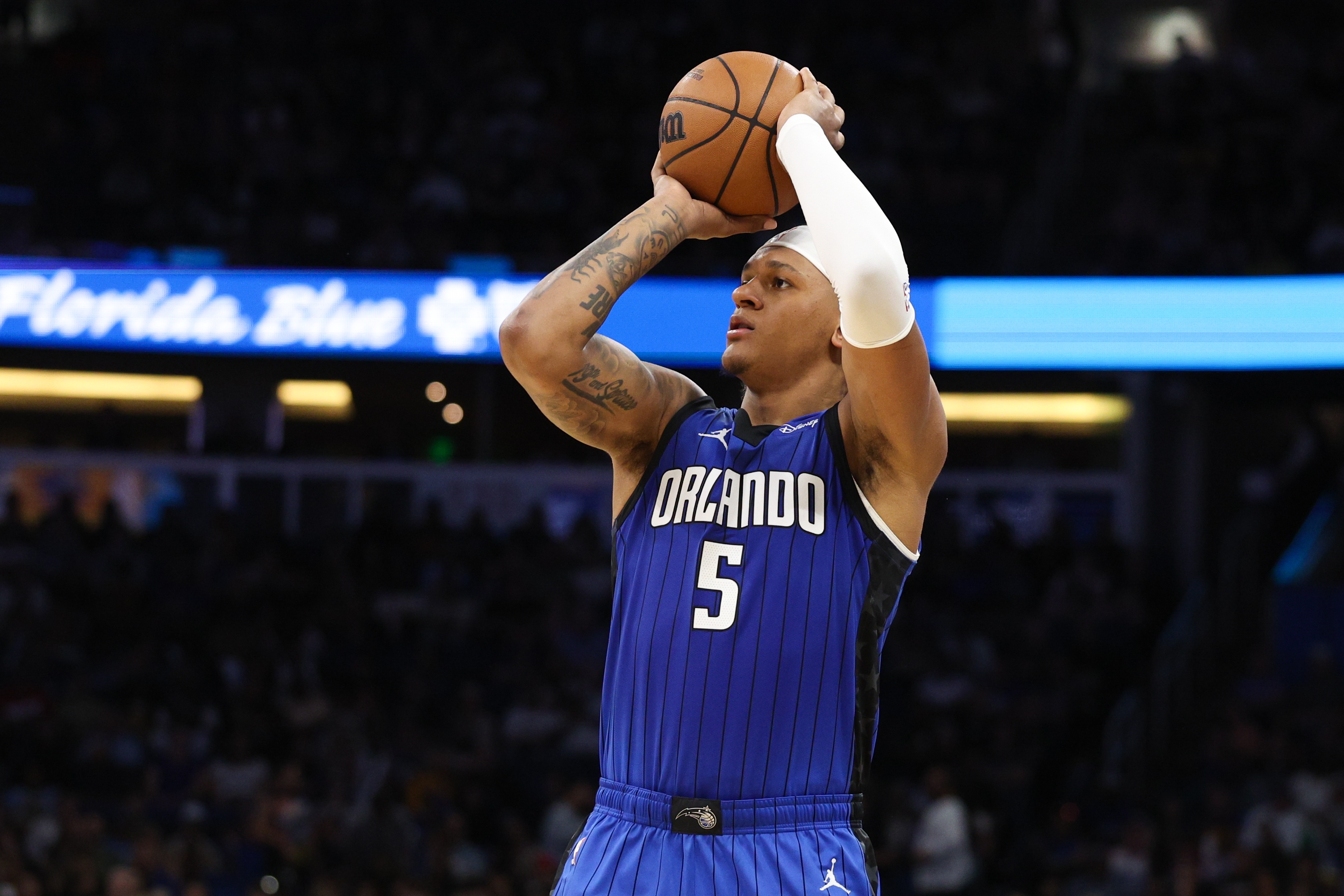  殺傷力很強(qiáng)！班凱羅半場9中4拿到15分6板 罰球7中7