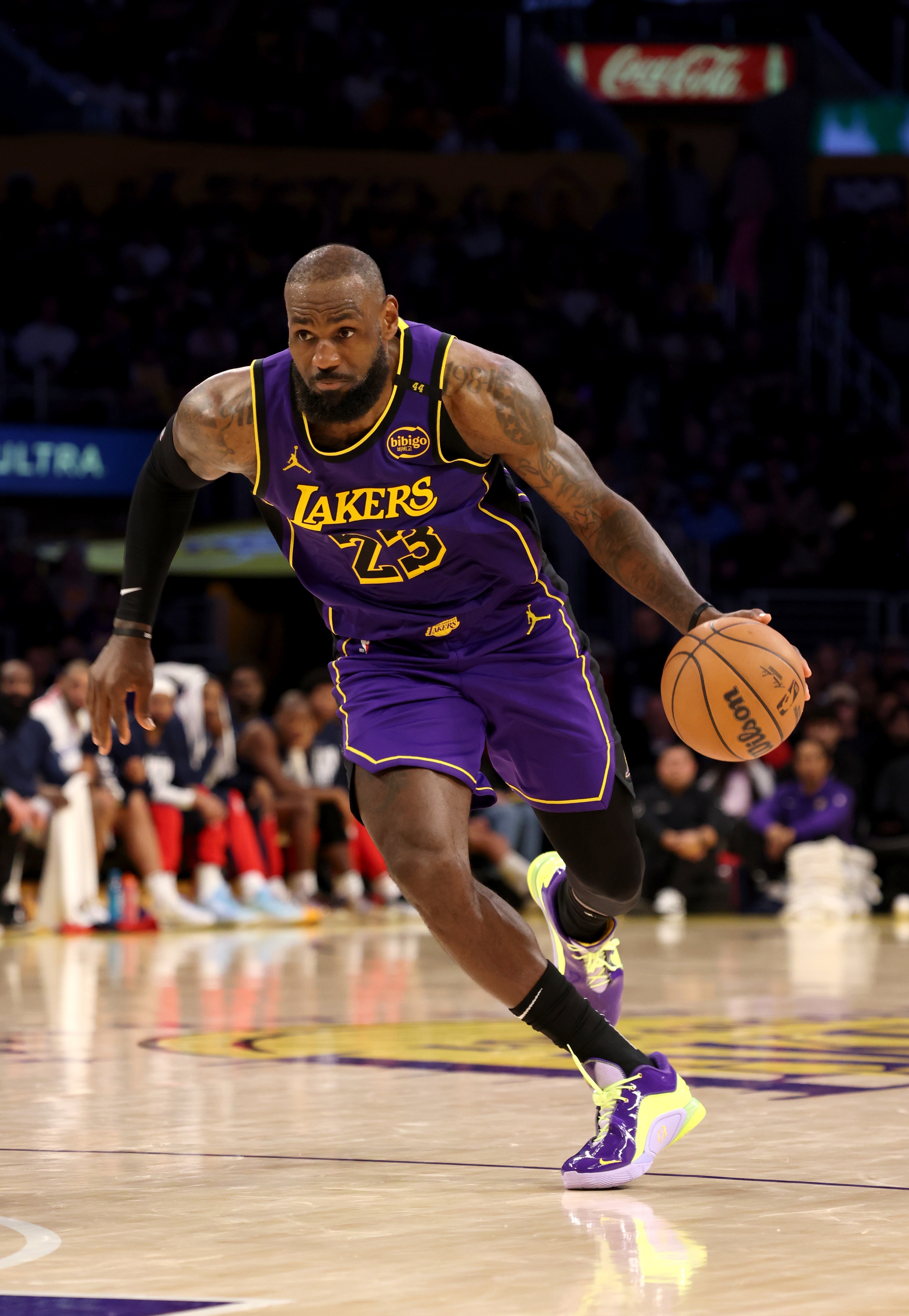  老頭依然穩(wěn)！詹姆斯首節(jié)出戰(zhàn)10分鐘 6中3貢獻6分3板5助