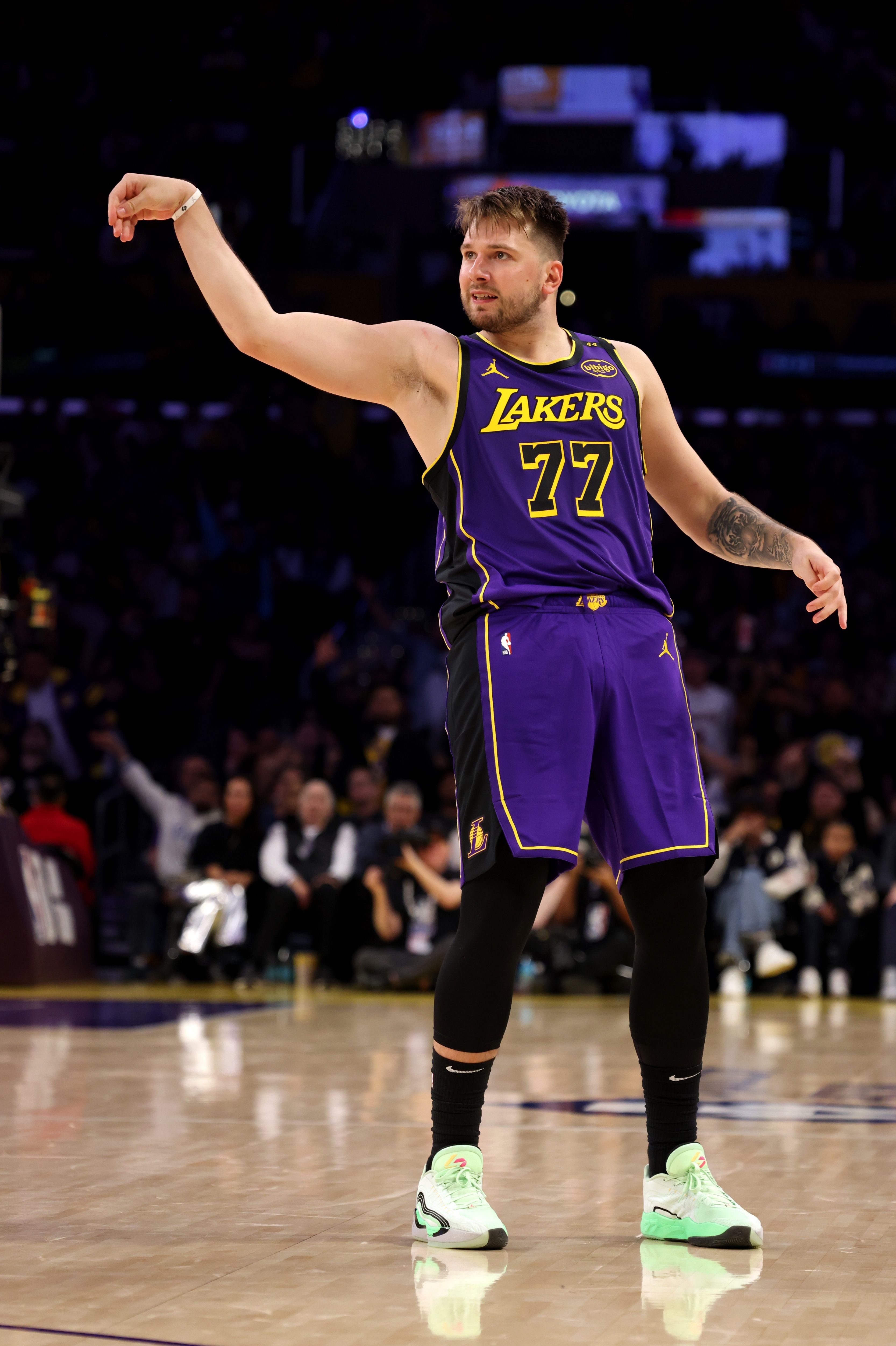  三分開了！東契奇首節(jié)5投4中&三分4中3砍12+3+3 也有4次失誤