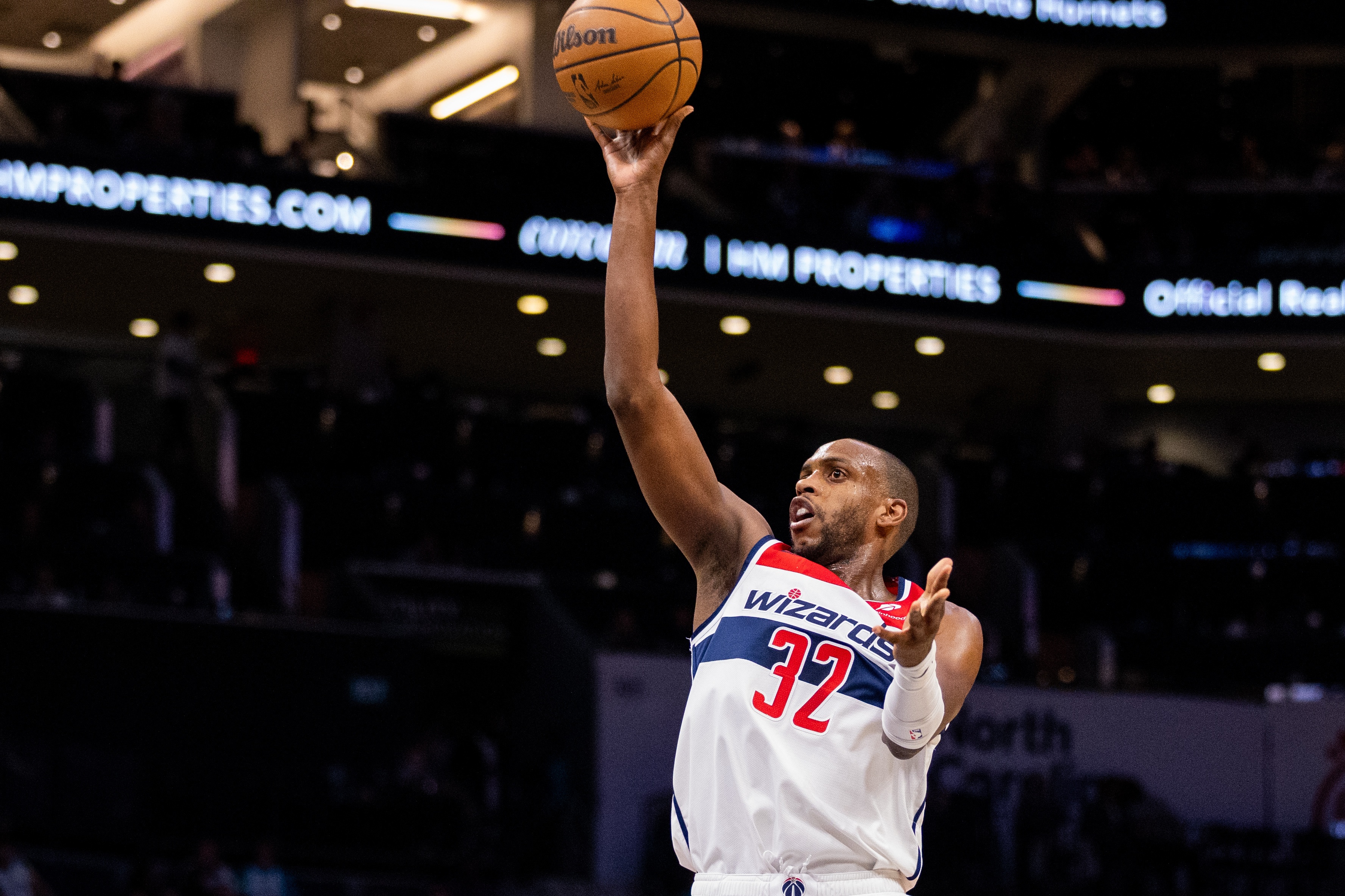  毫無手感！米德爾頓半場6中1僅拿3分2籃板1搶斷 正負值-14