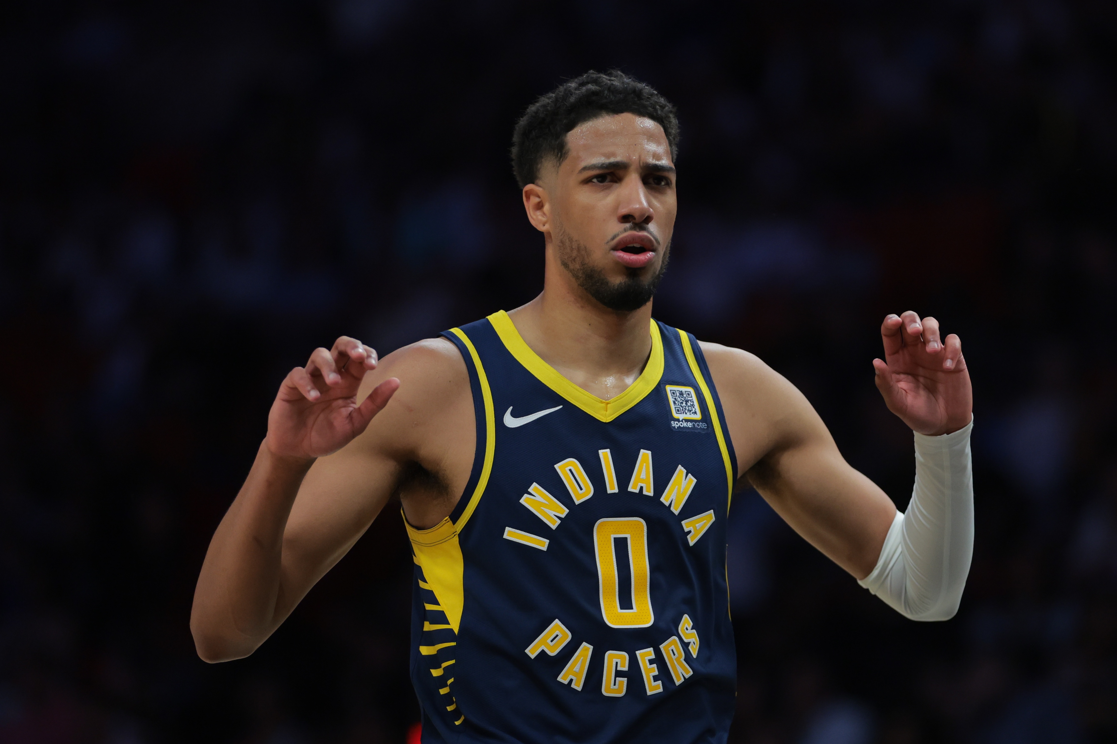  哈利伯頓單賽季送500助攻時(shí)失誤不到100&歷史首人！保羅有望達(dá)成